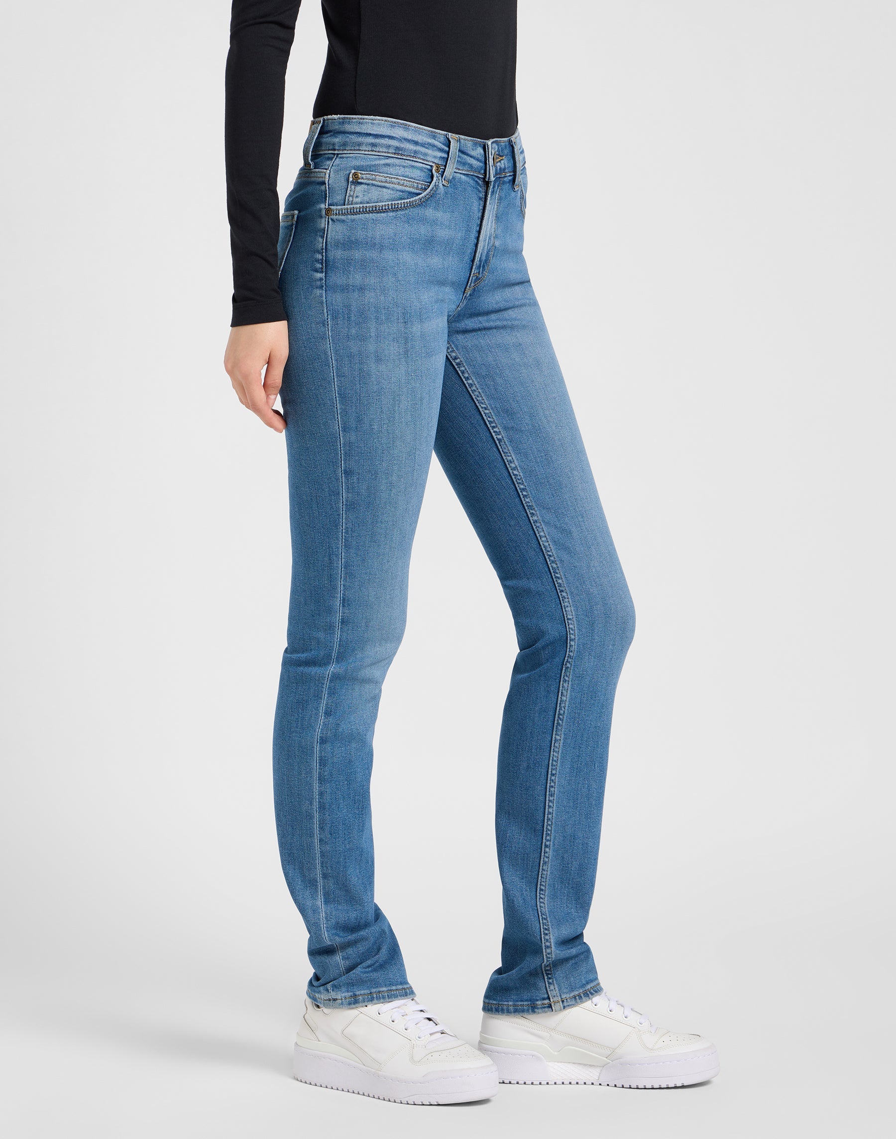 Marion in Cyber Blue Jeans Lee