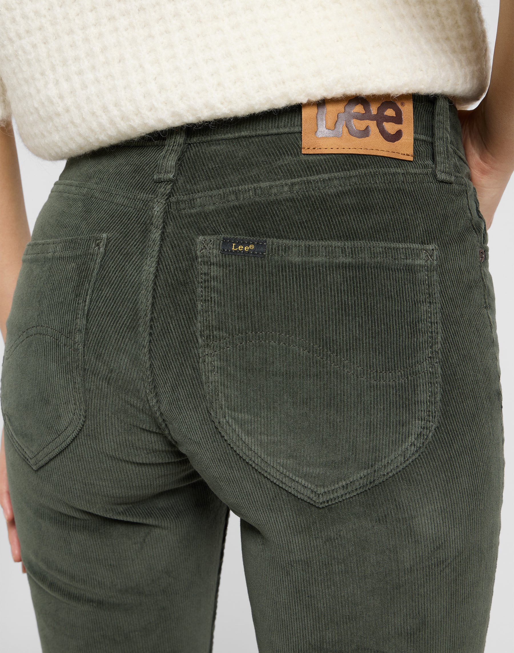 Marion in Pantaloni grigio oliva Lee