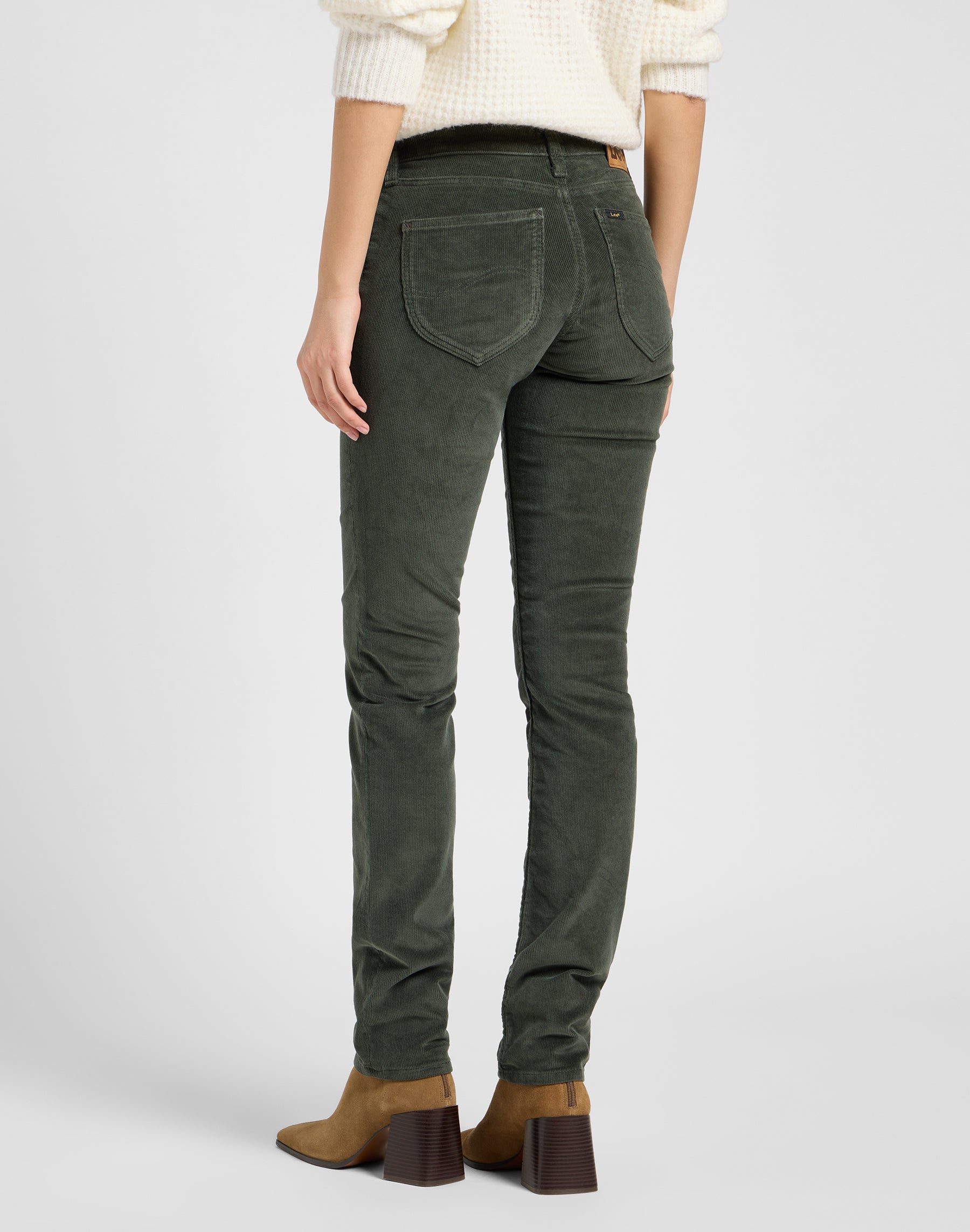 Marion in Pantaloni grigio oliva Lee
