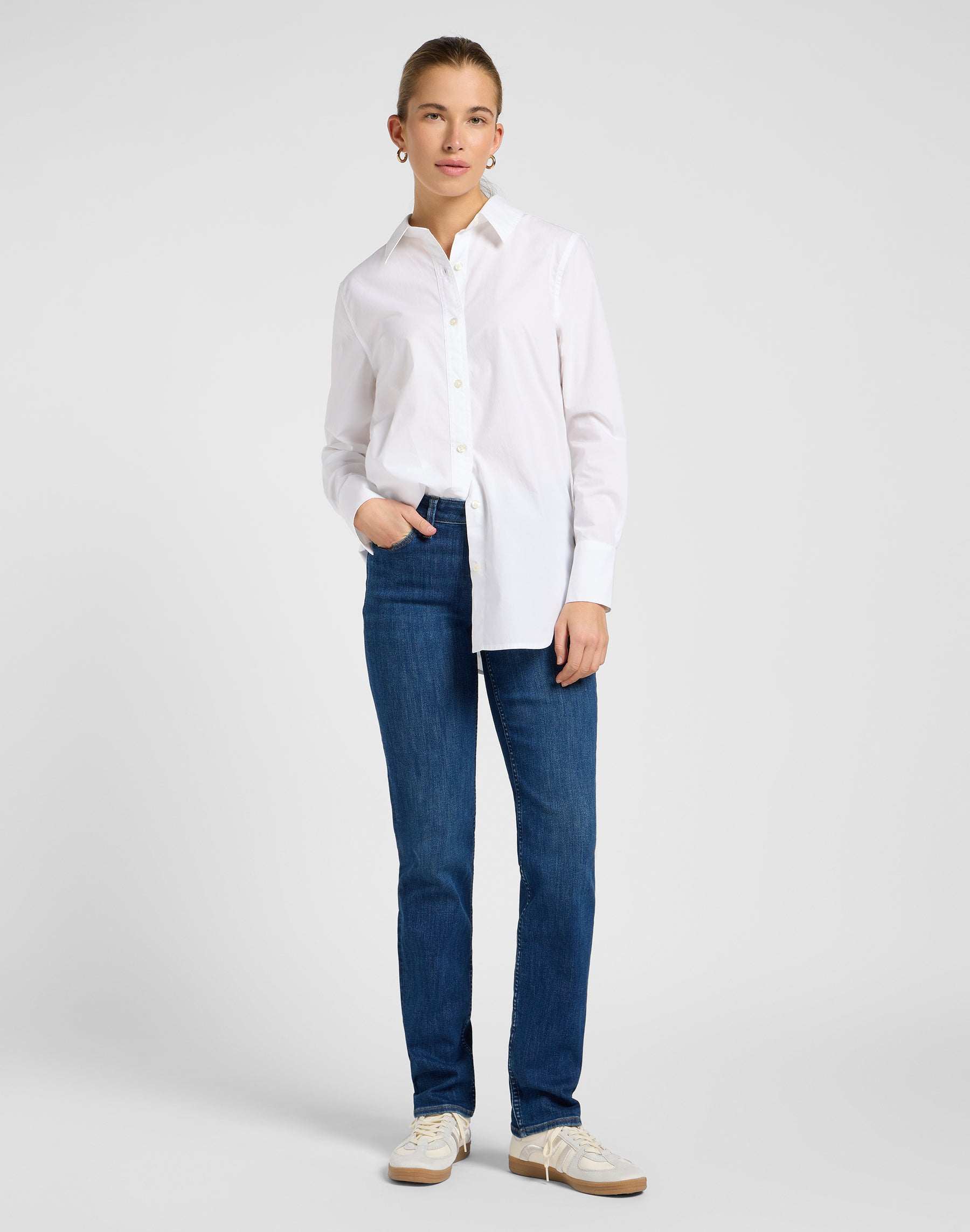 Marion in Jeans Sea Voyage Lee