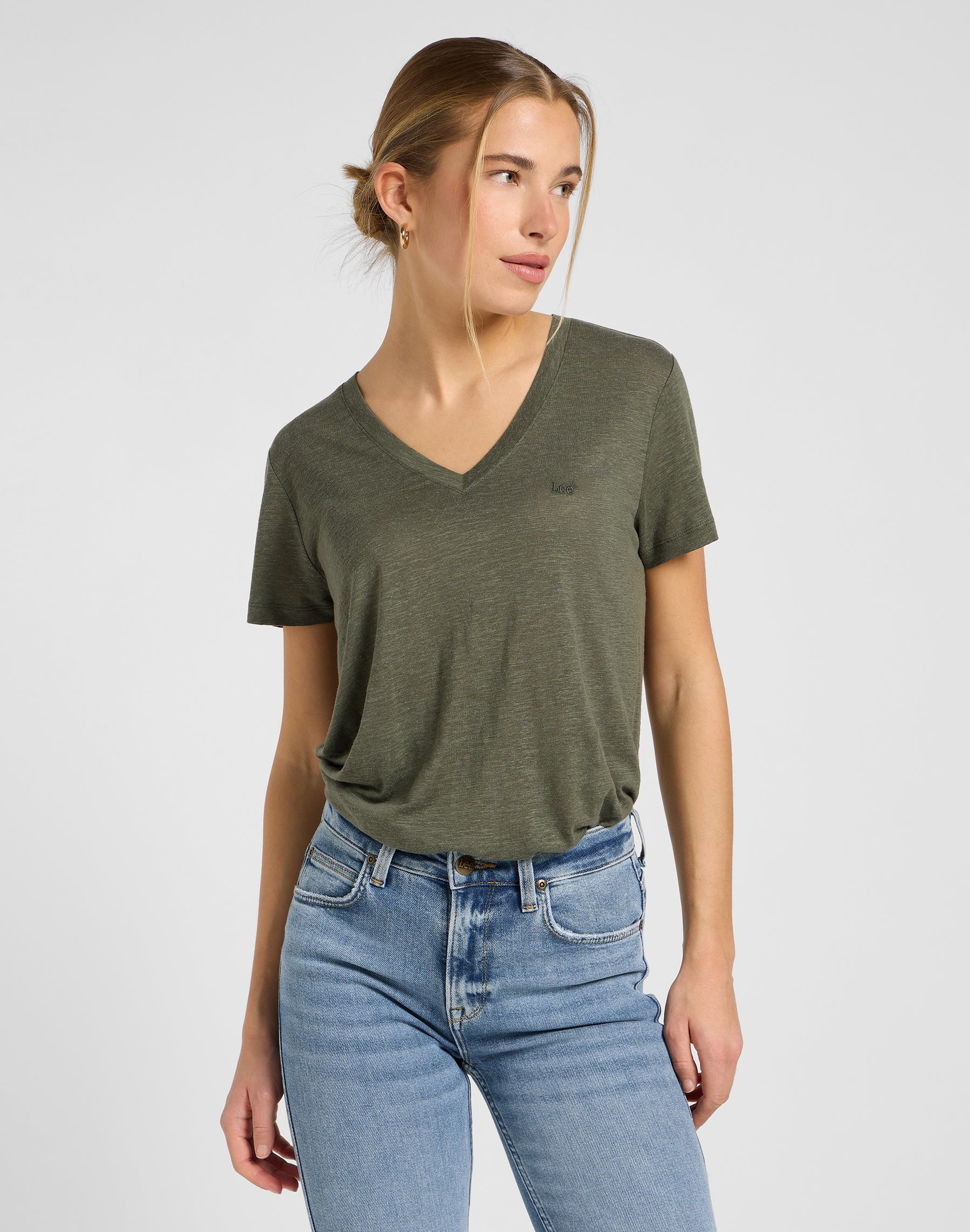 T-shirt con scollo a V in Oak Moss T-Shirts Lee