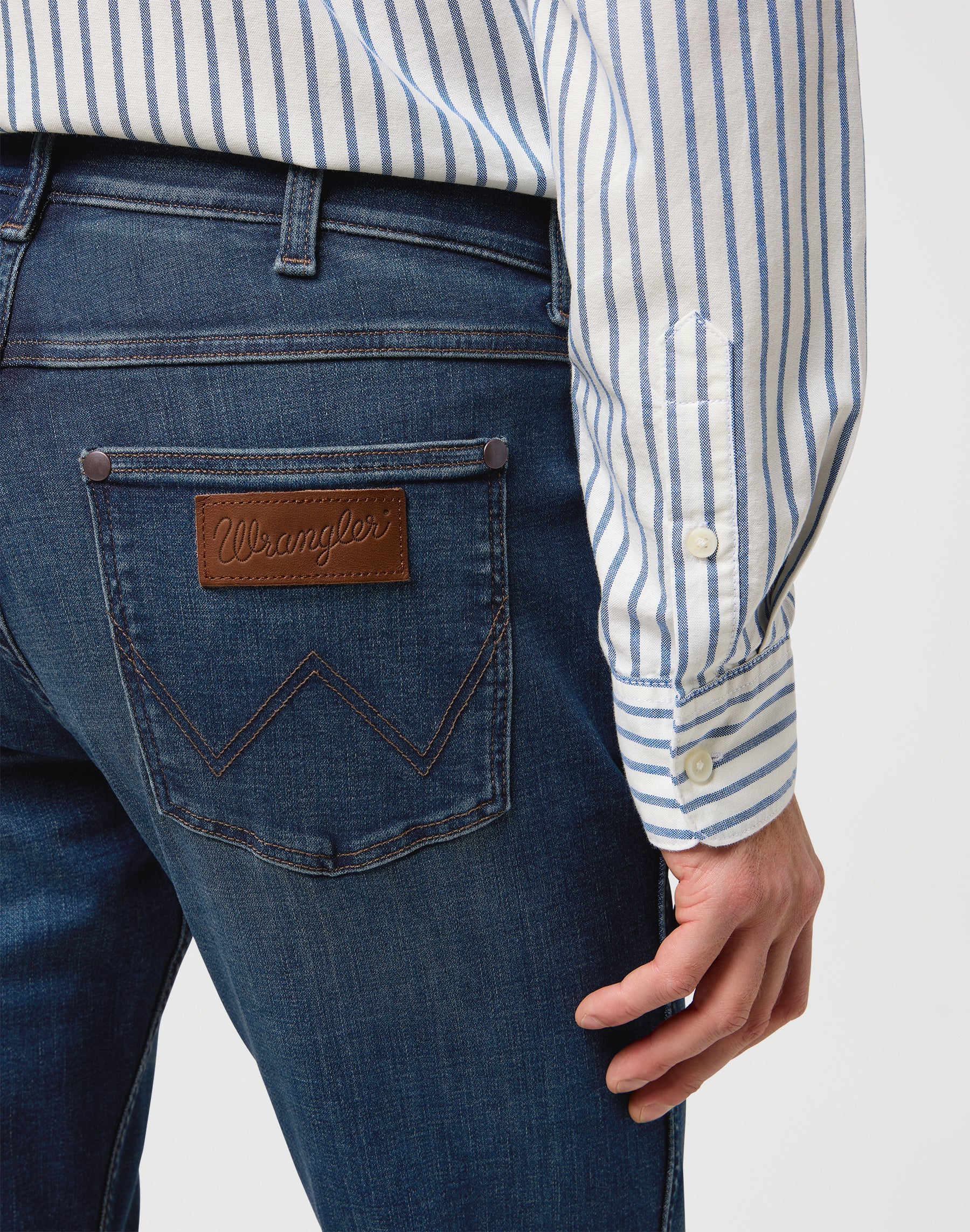 Greensboro in Jeans Wrangler con tinta blu scuro