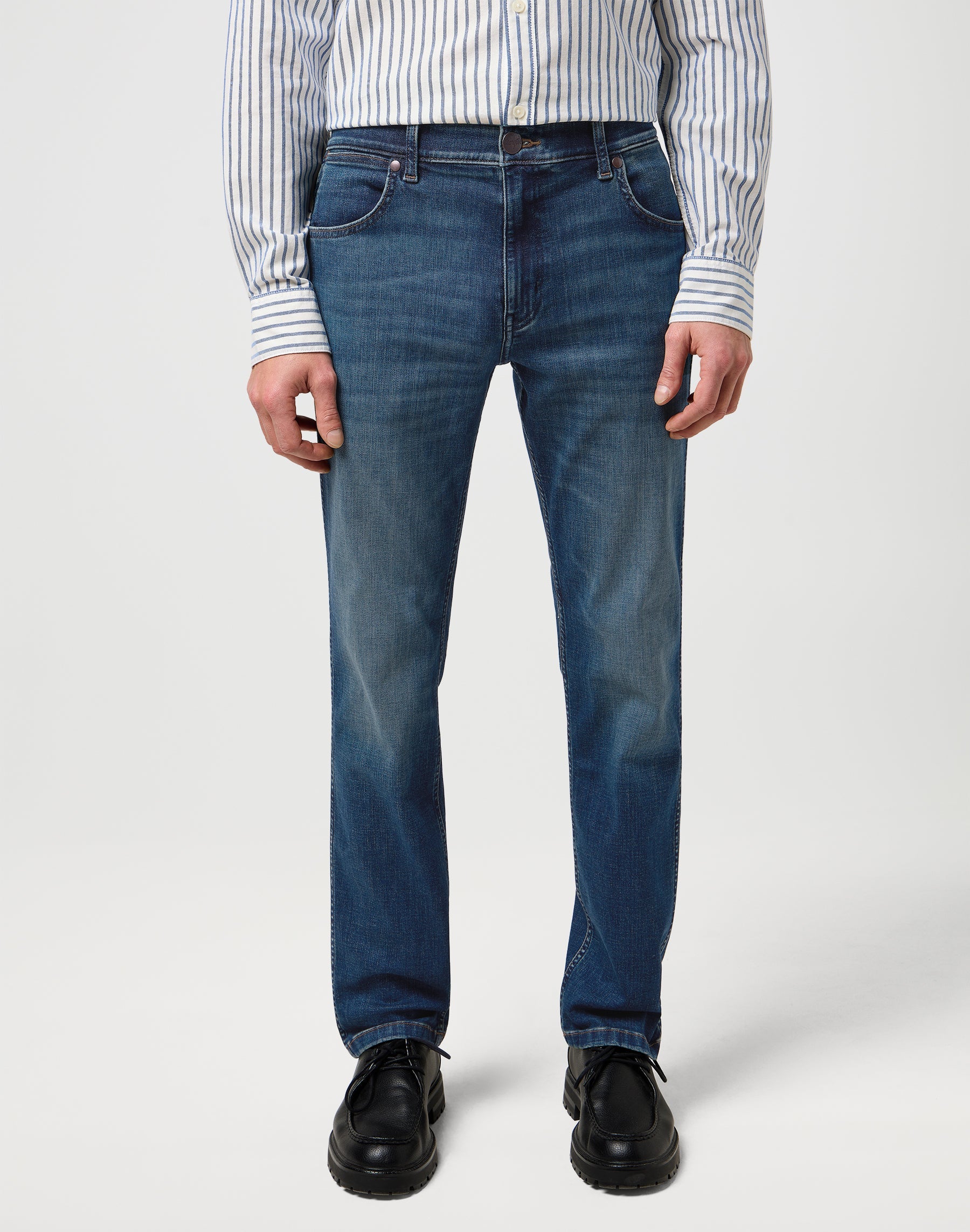 Greensboro in Jeans Wrangler con tinta blu scuro