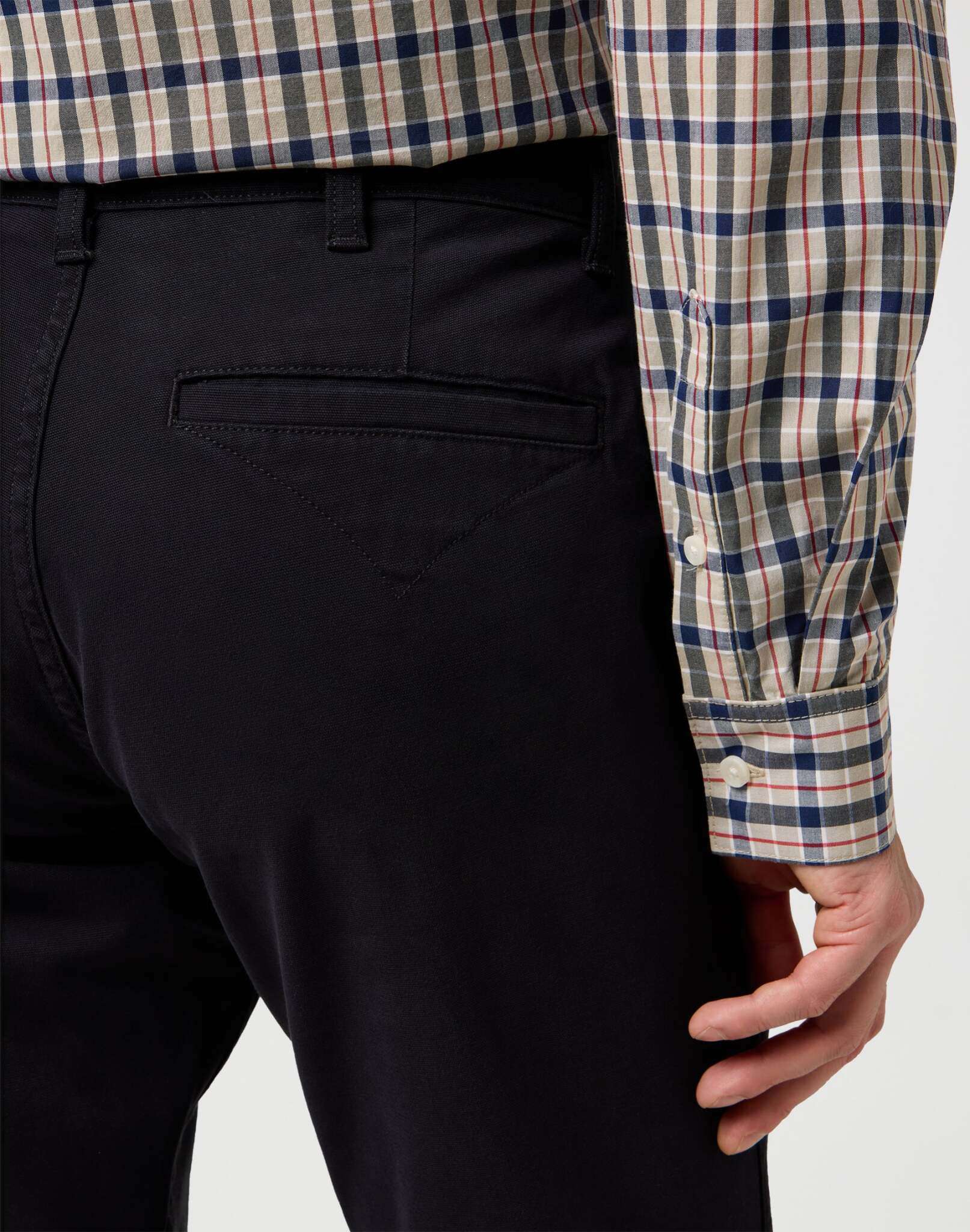 Chino regolare in pantaloni neri Wrangler