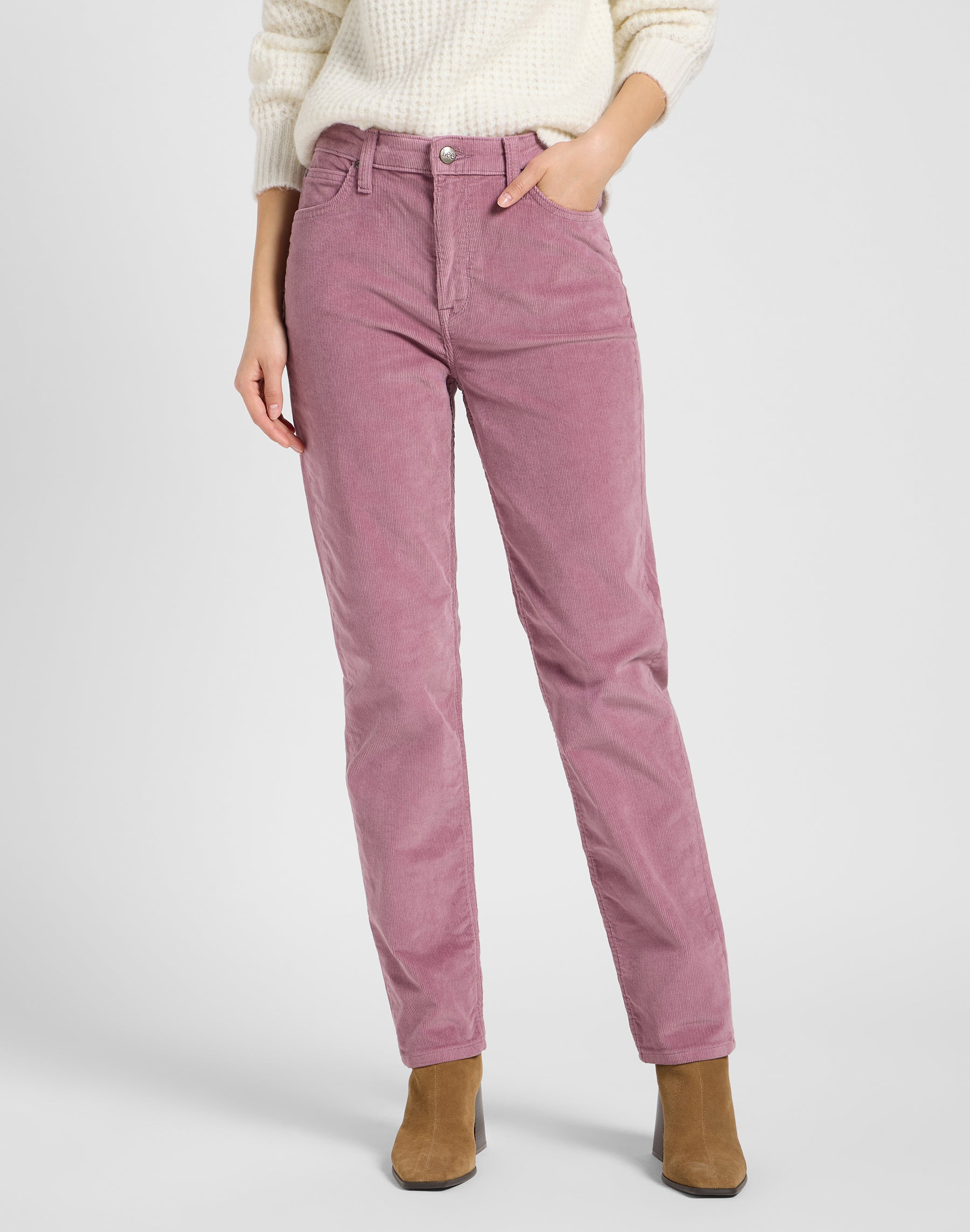 Carol in pantaloni da idraulico Lee