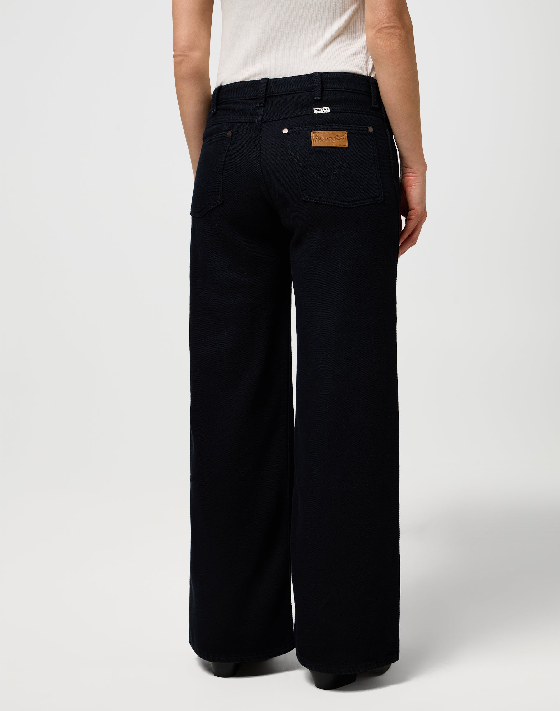 In tutto il mondo in Cobalt Crush Jeans Wrangler