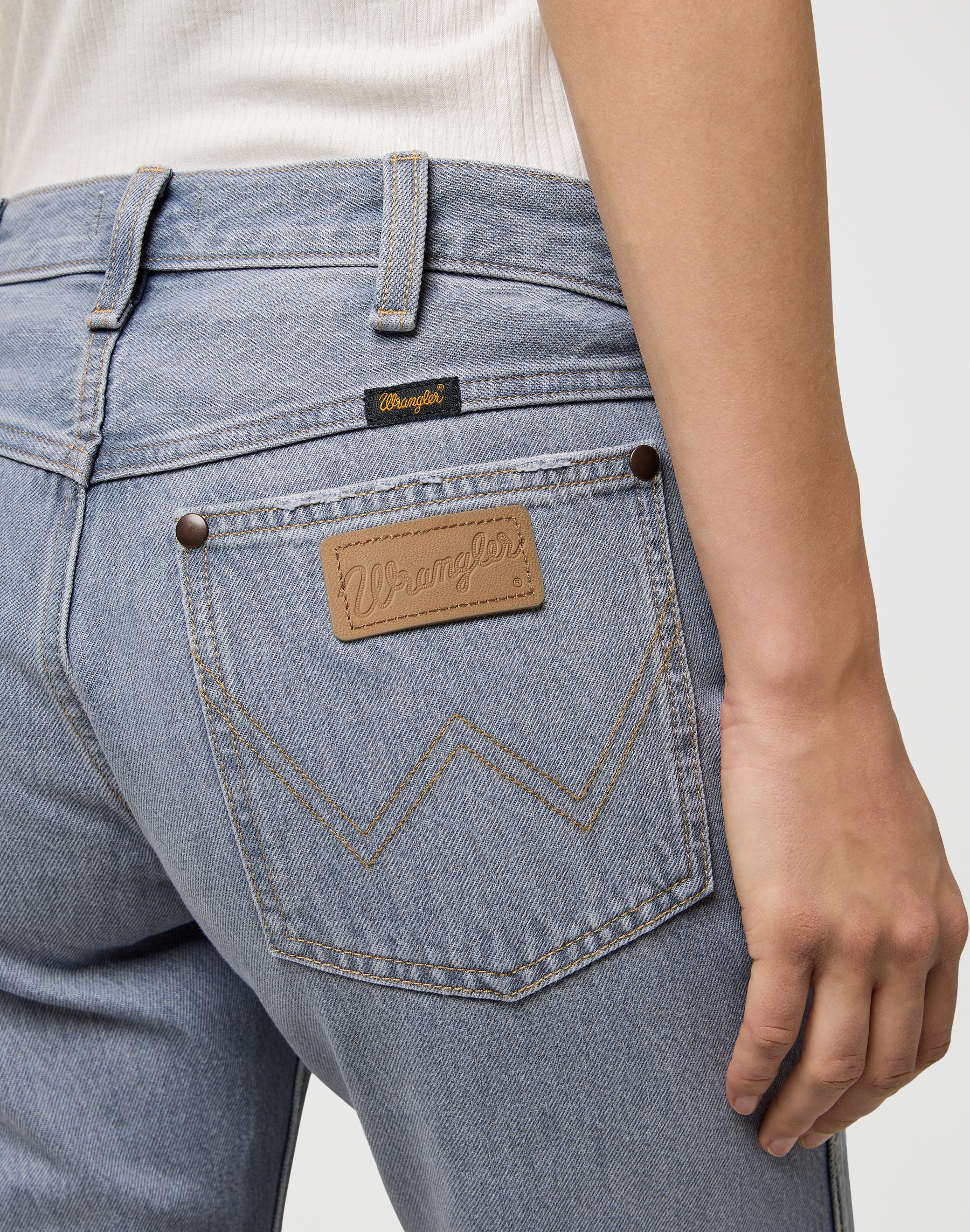 Jeans Cowboy Low Rise in Haute Haze Jeans Wrangler