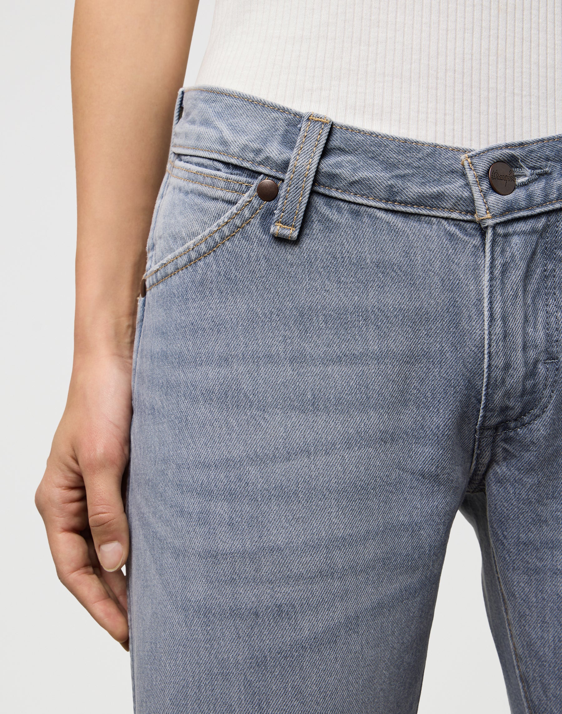 Jeans Cowboy Low Rise in Haute Haze Jeans Wrangler