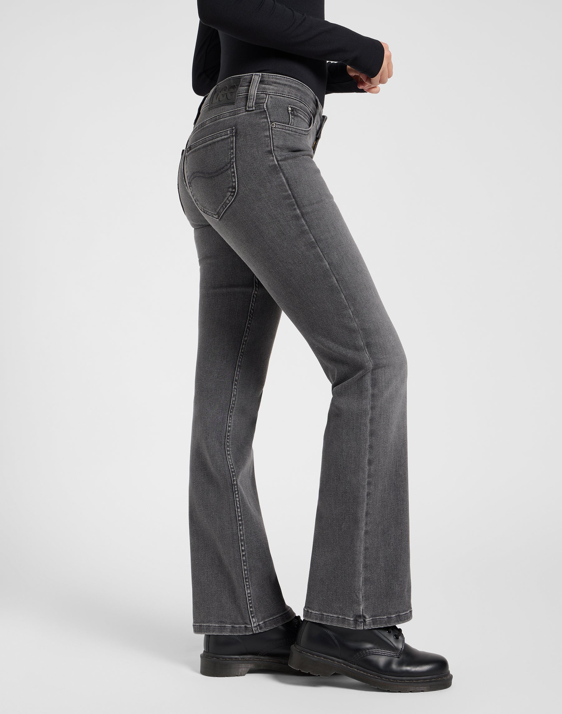 Jessica in jeans grigio squalo Lee