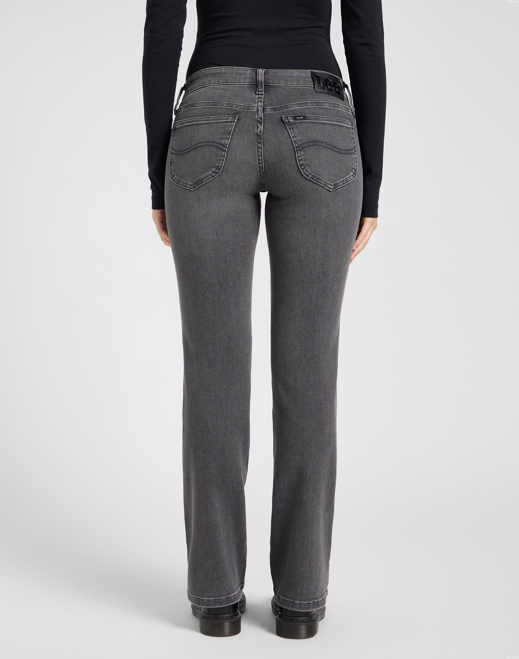 Jessica in jeans grigio squalo Lee