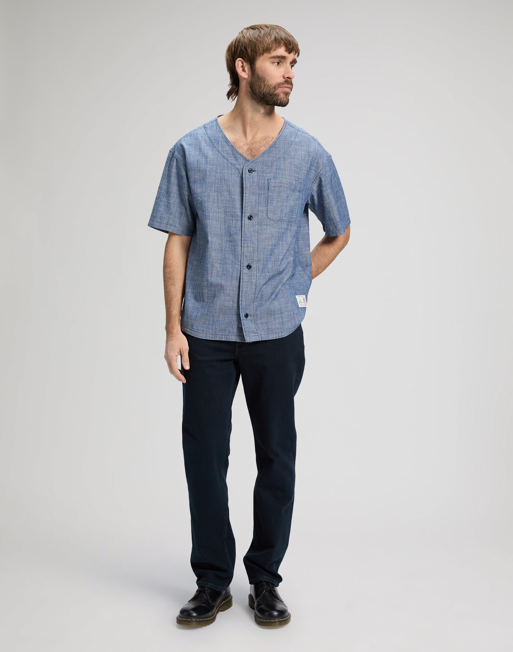 Maglietta da baseball con tasca in chambray chiaro