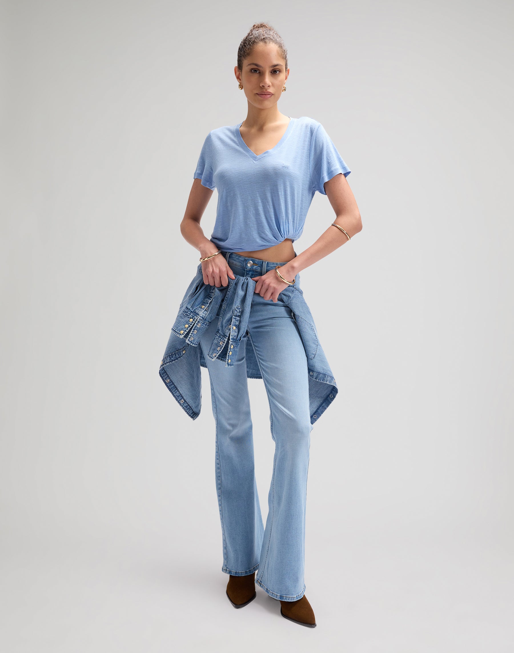 Maglietta con scollo a V in alogeno