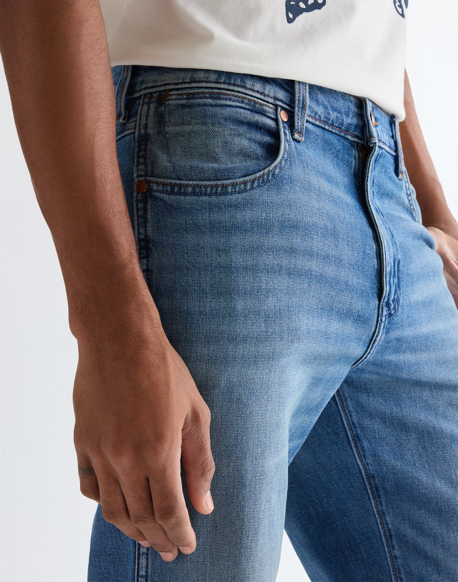 Jeans Loose Boot in blu porto Wrangler