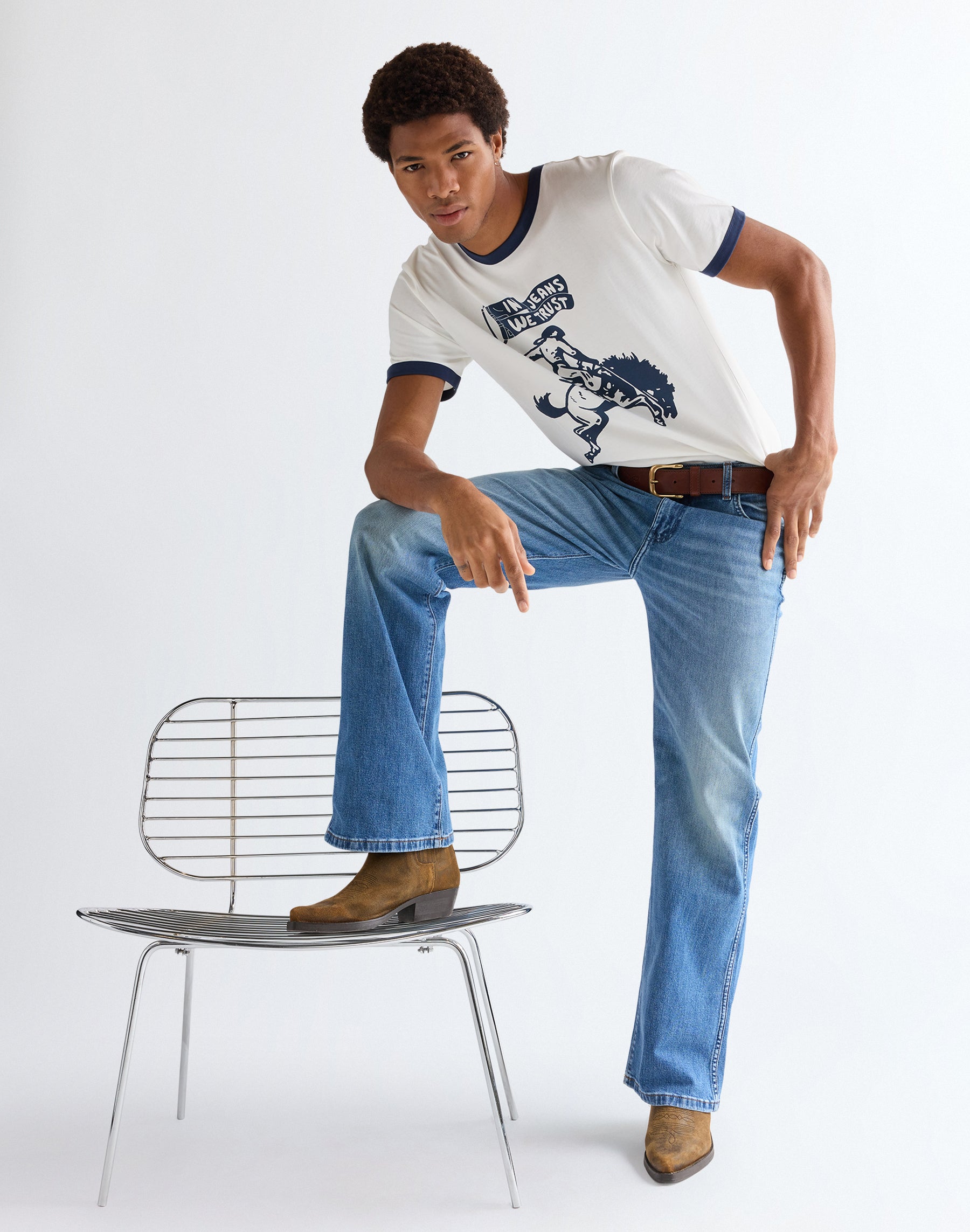 Jeans Loose Boot in blu porto Wrangler