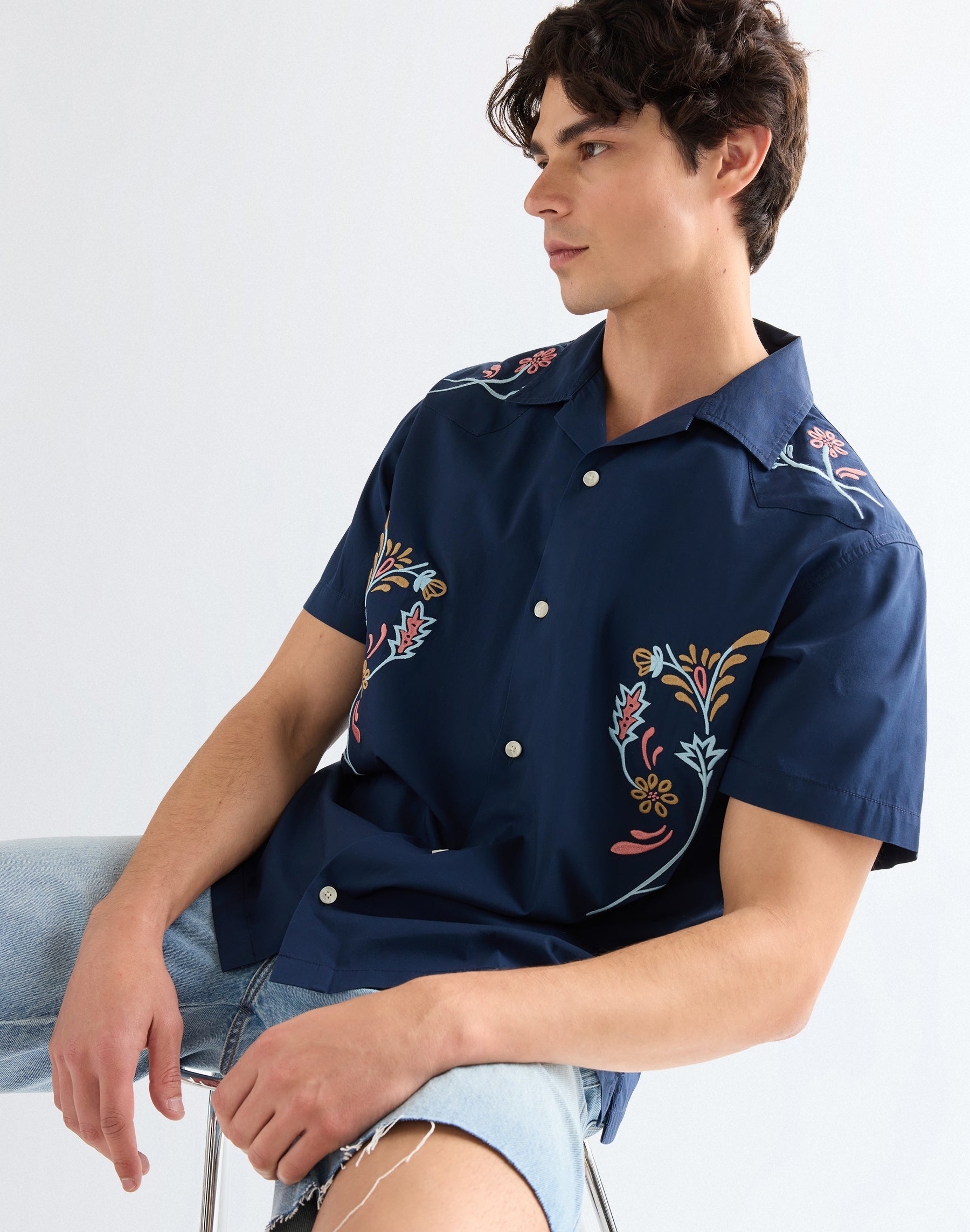 Camicia a maniche corte W Resort in blu navy con motivi floreali Camicie Wrangler