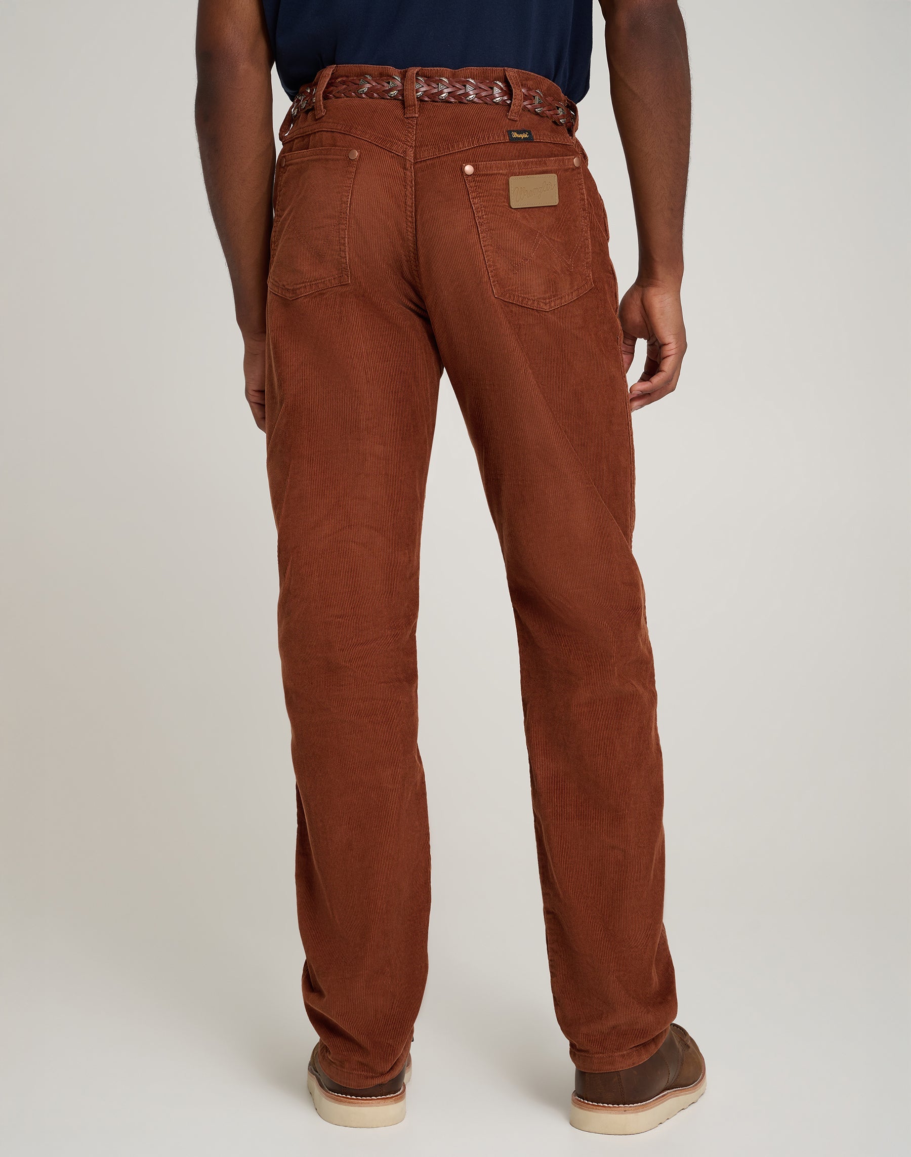 13MWZ in pantaloni marroni Wrangler