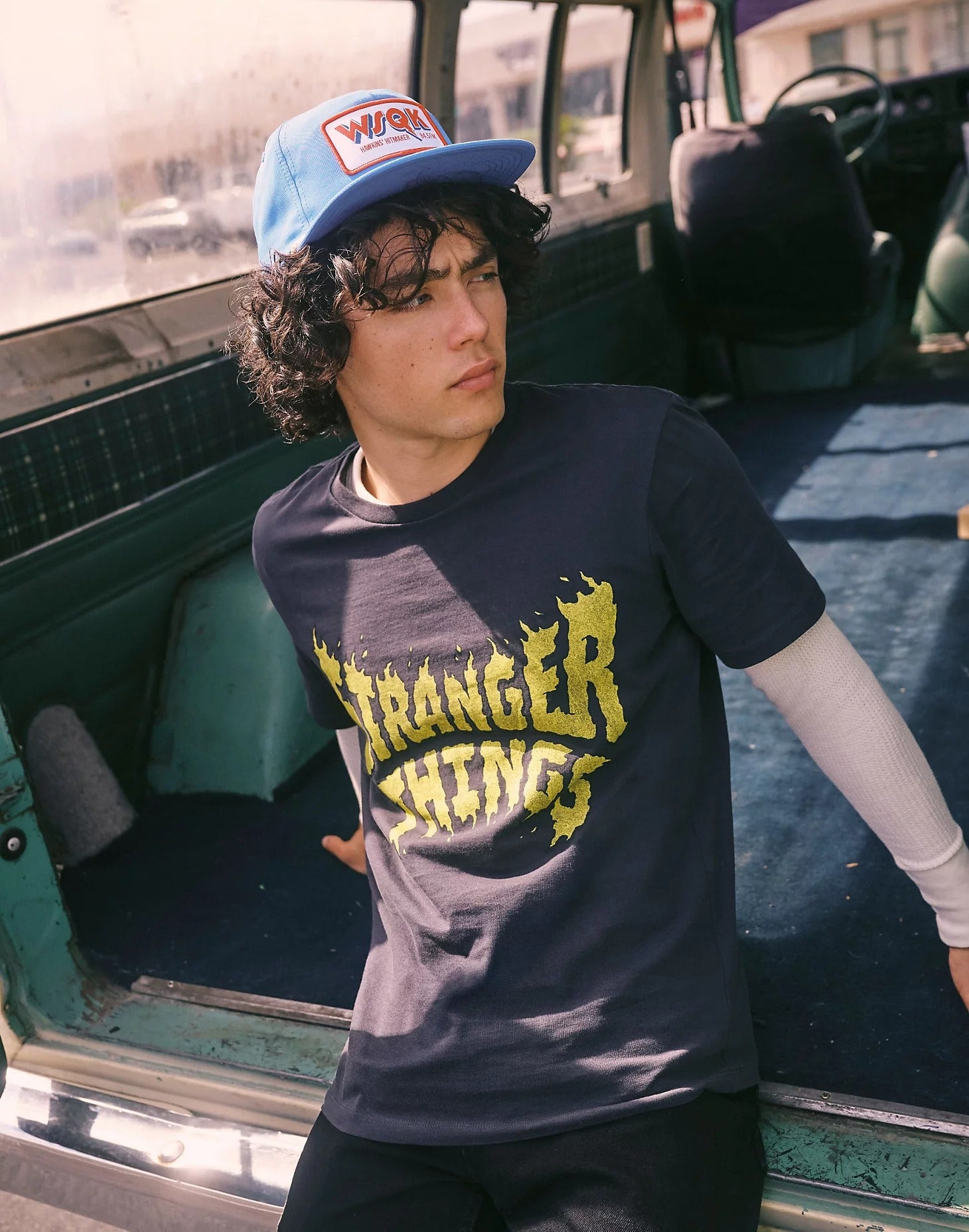 Maglietta Stranger Things in nero lavato