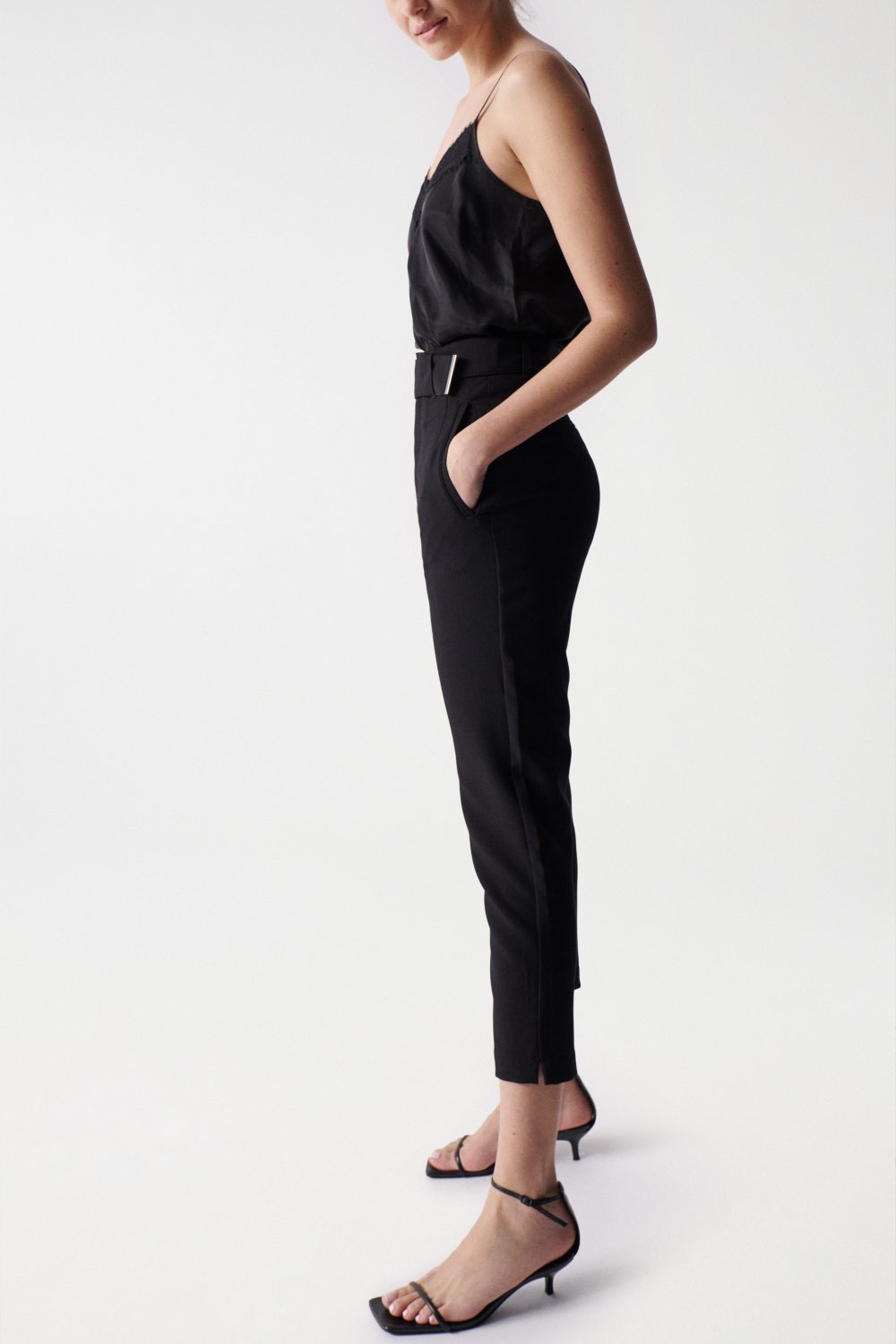 Pantaloni Chino Cropped Slim a vita alta in nero Salsa Jeans