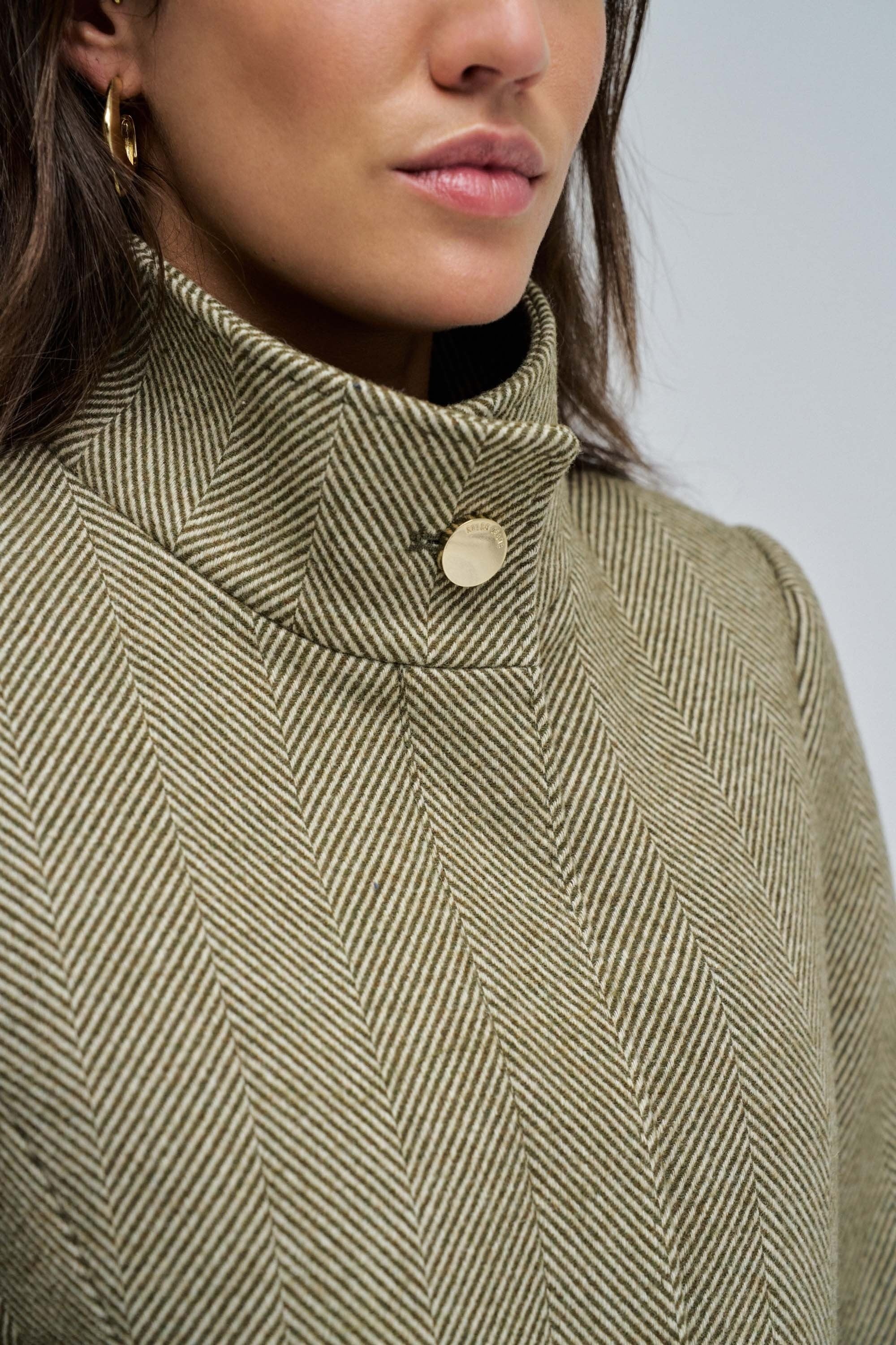 Il cappotto di lana rivisitato in grigio scuro Giacche Salsa Jeans