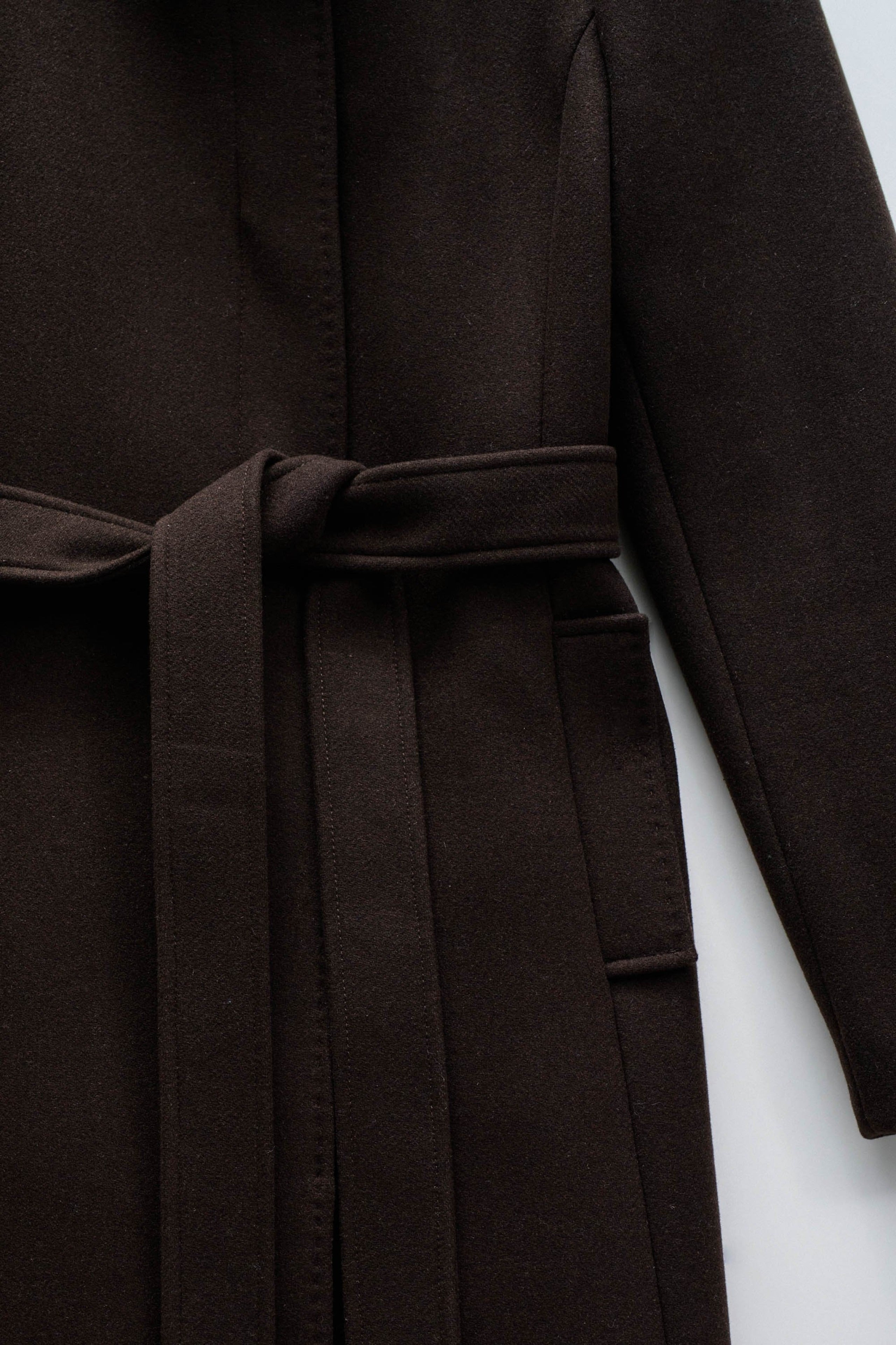 Il cappotto di lana rivisitato in marrone scuro Giacche Salsa Jeans