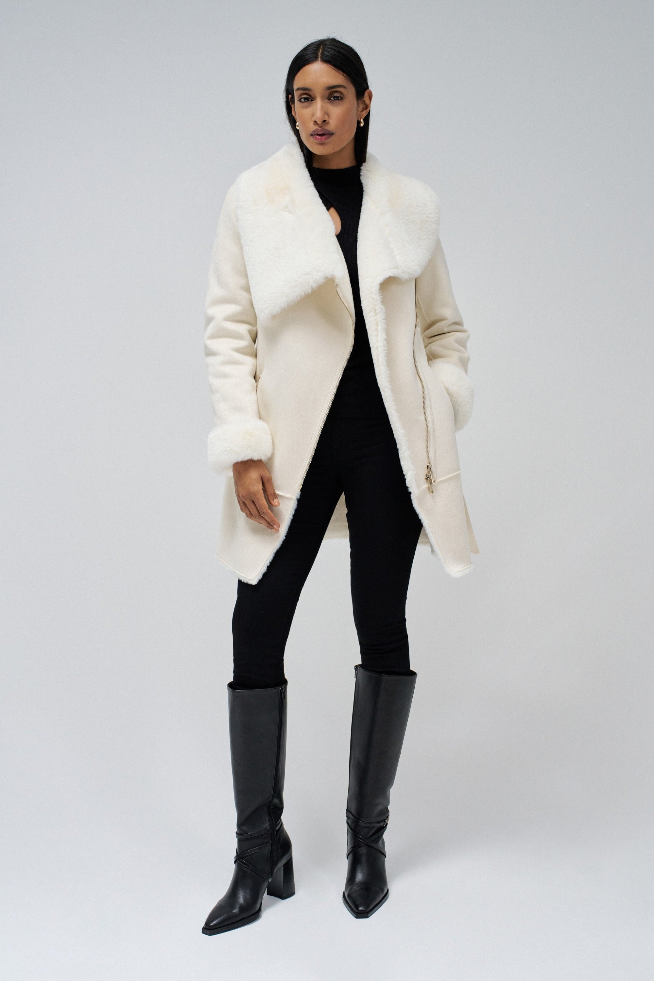 Cappotto lungo in shearling in perla chiara