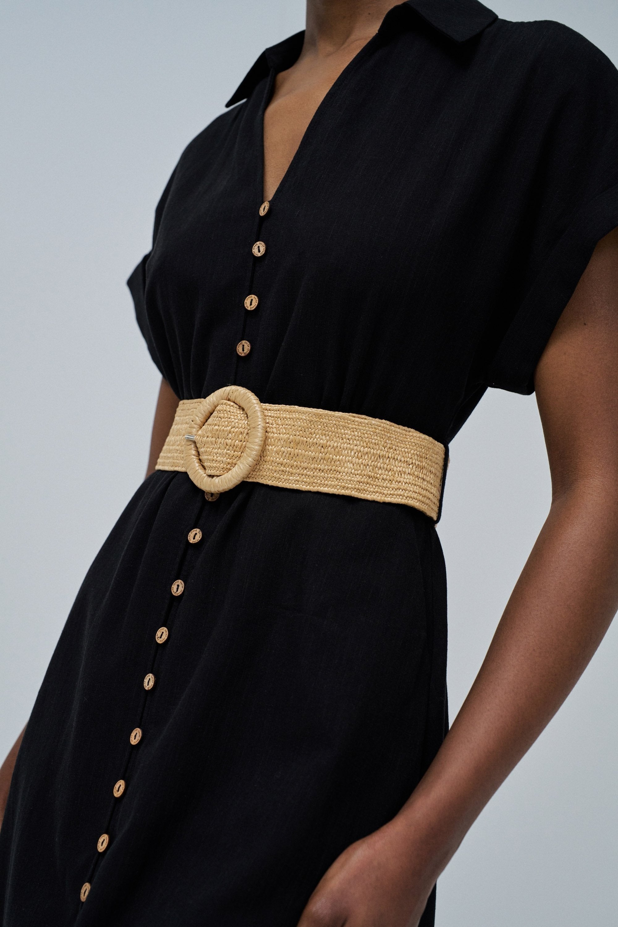 Abito a camicia in lino con cintura abbottonata sul davanti in Abiti neri Salsa Jeans