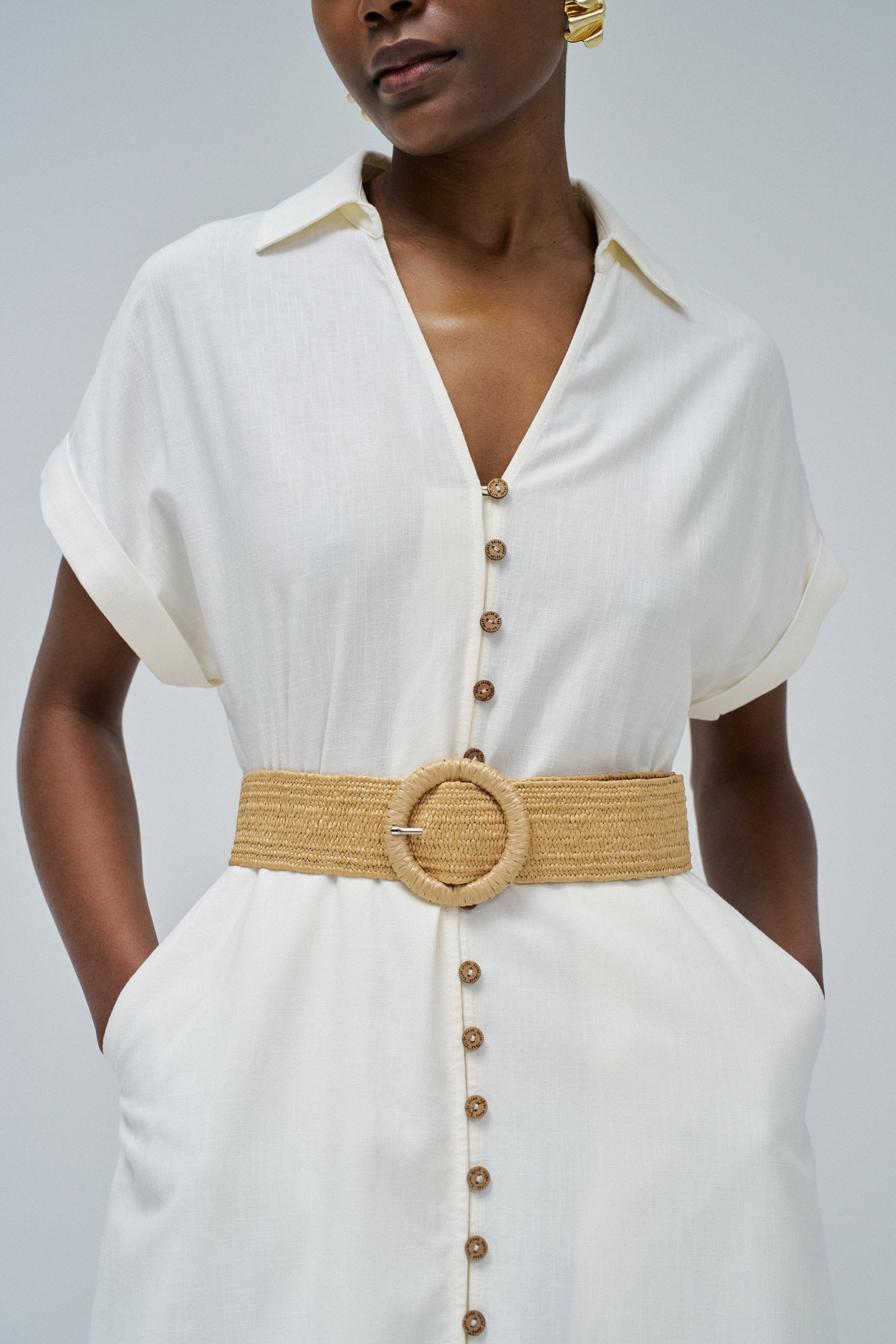 Abito camicia in lino con cintura abbottonata sul davanti in Perla chiara V1 Abiti Salsa Jeans