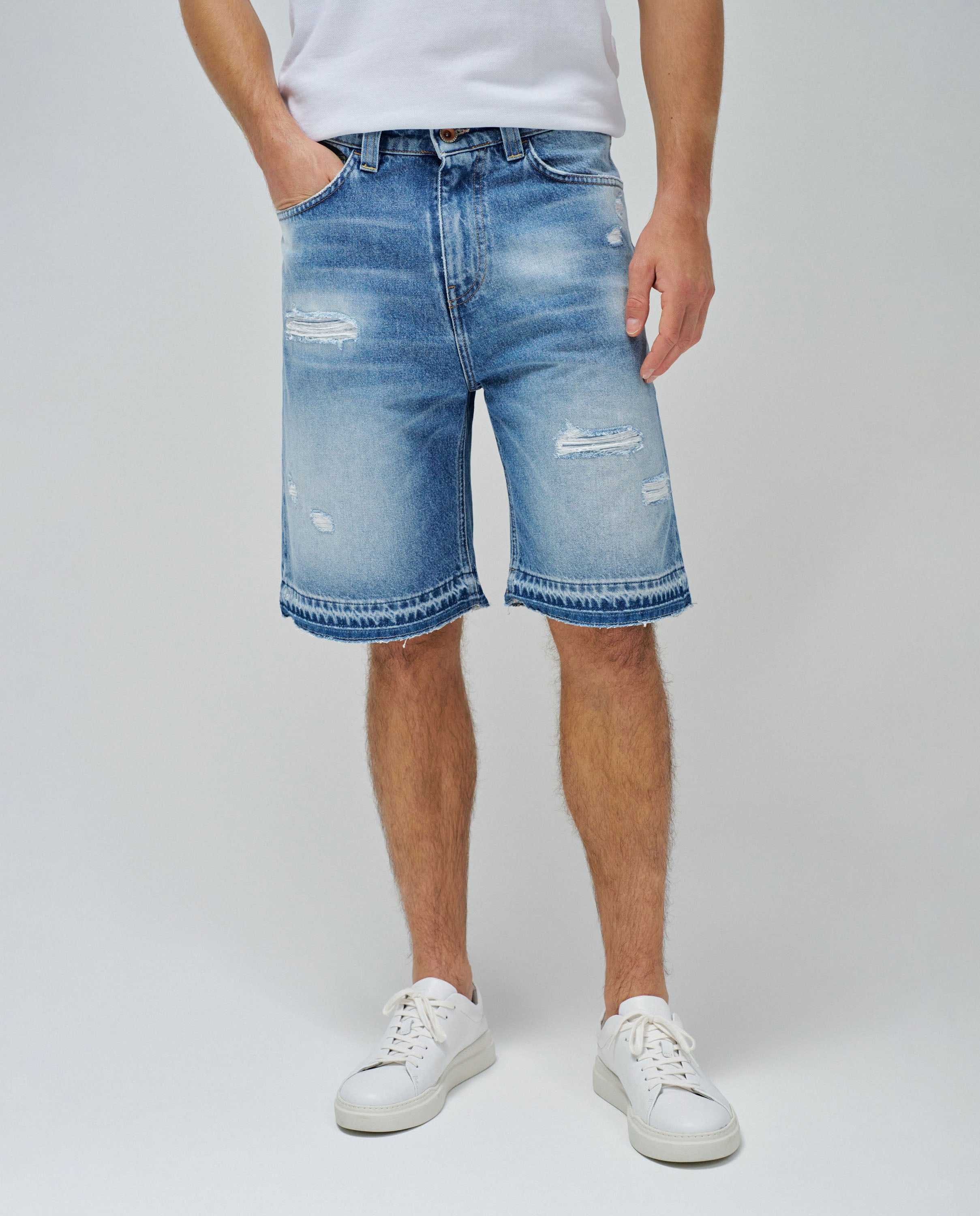 CS Short Destroyed in Light Wash Shorts Salsa Jeans