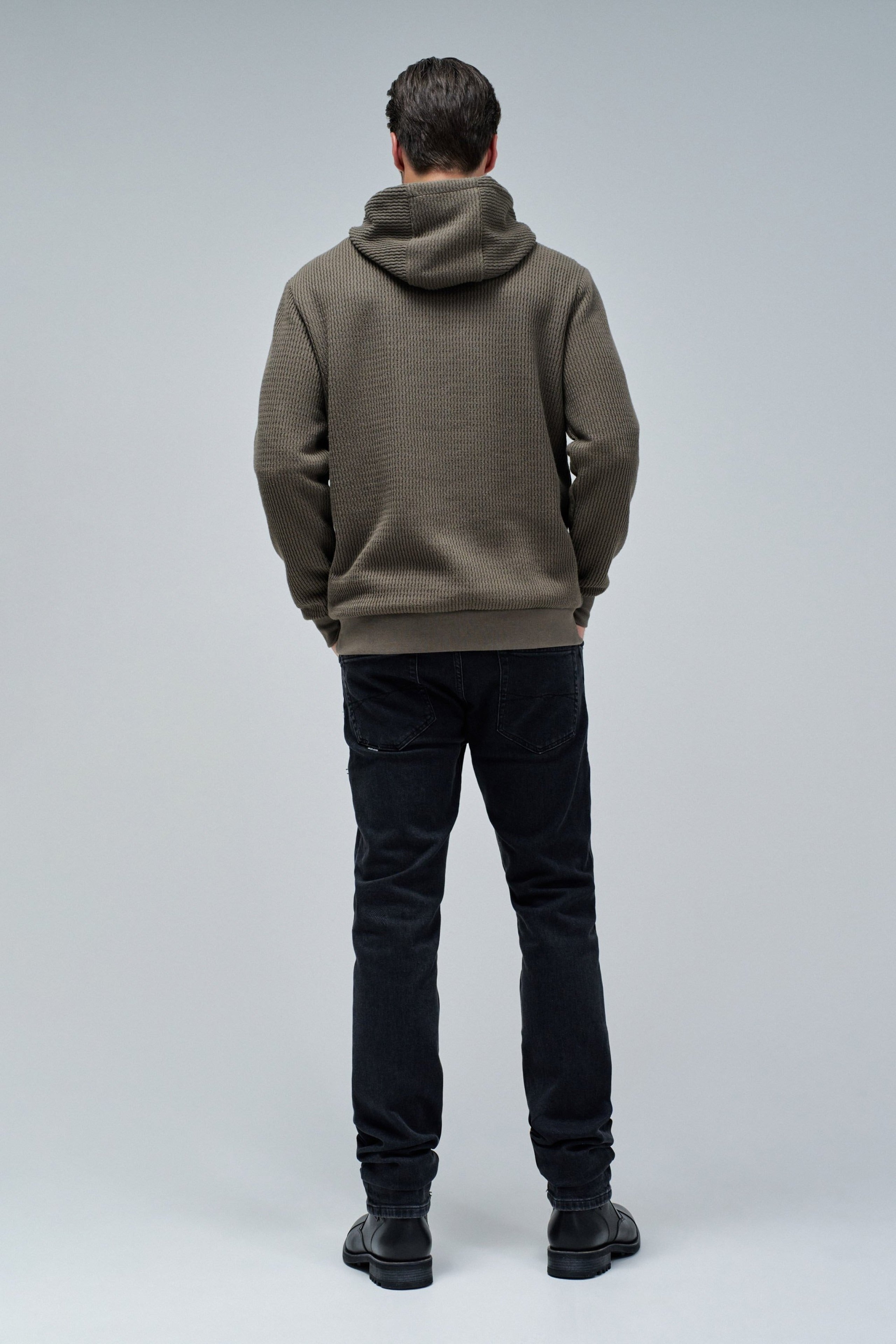 Felpa con cappuccio testurizzata con patch logo in verde scuro