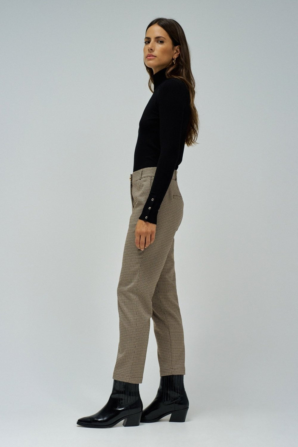 Chino di base a vita alta in marrone medio Pantaloni Salsa Jeans