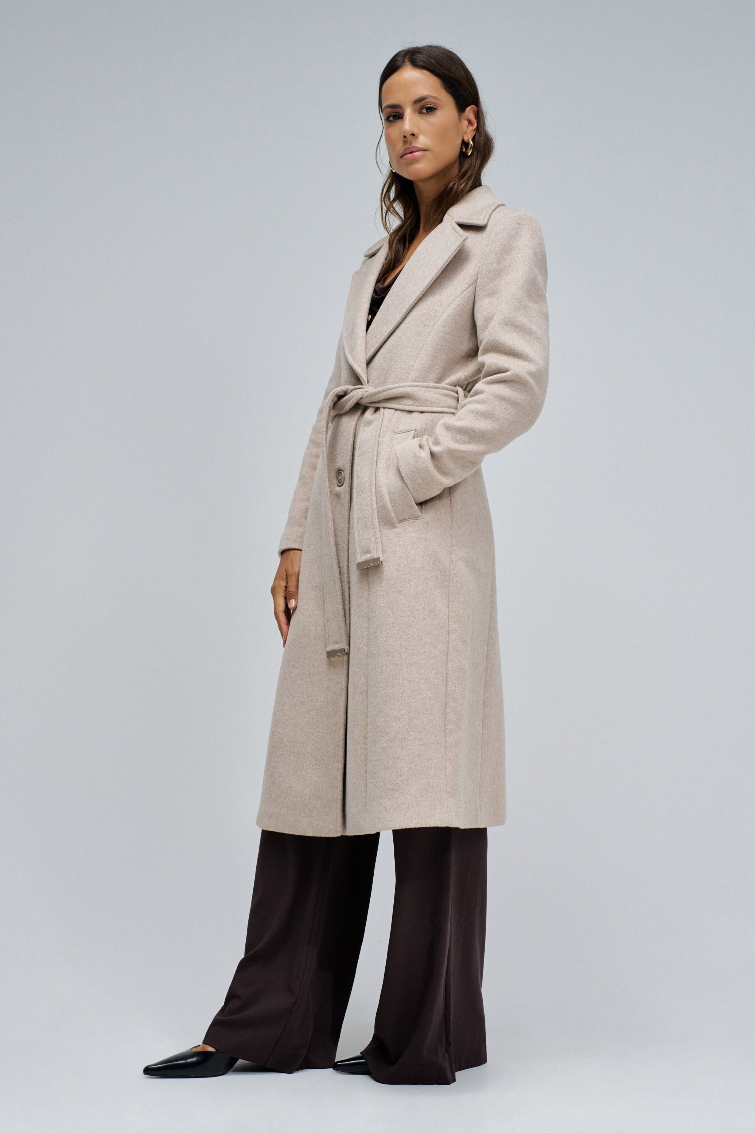 Cappotto lungo in lana con cintura in pelliccia sintetica in beige medio V1 Giacche Salsa Jeans
