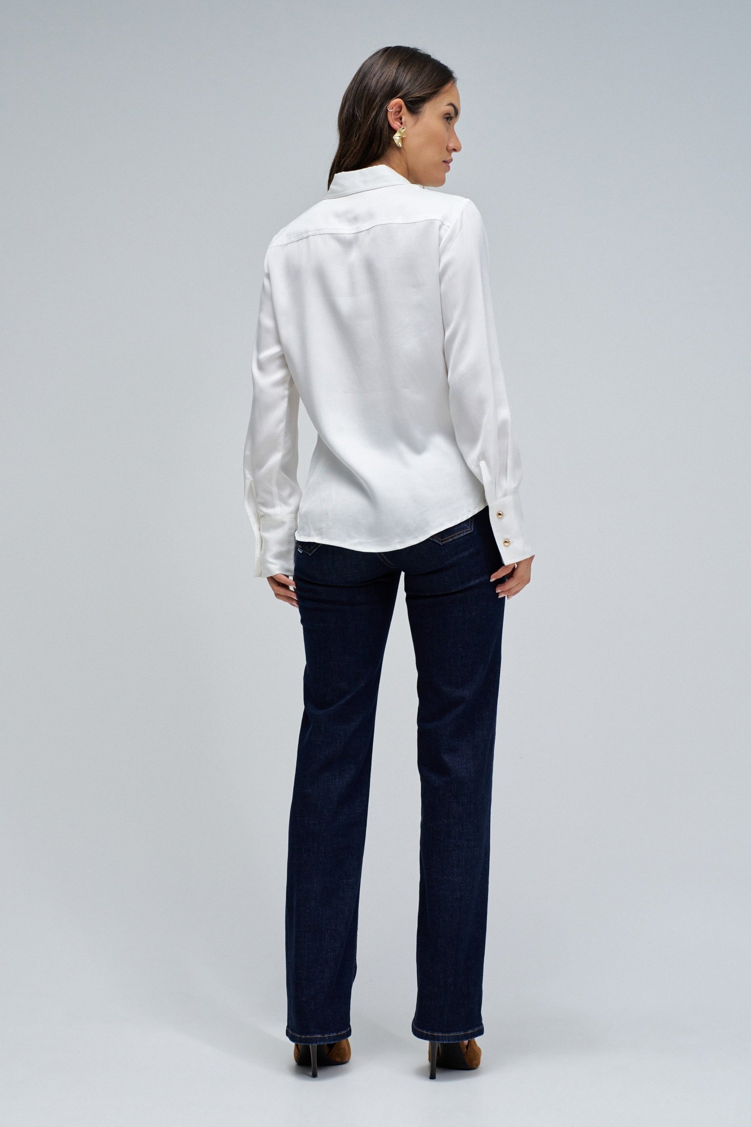 Camicia basic con bottoni dorati in perla chiara V2 Camicie Salsa Jeans
