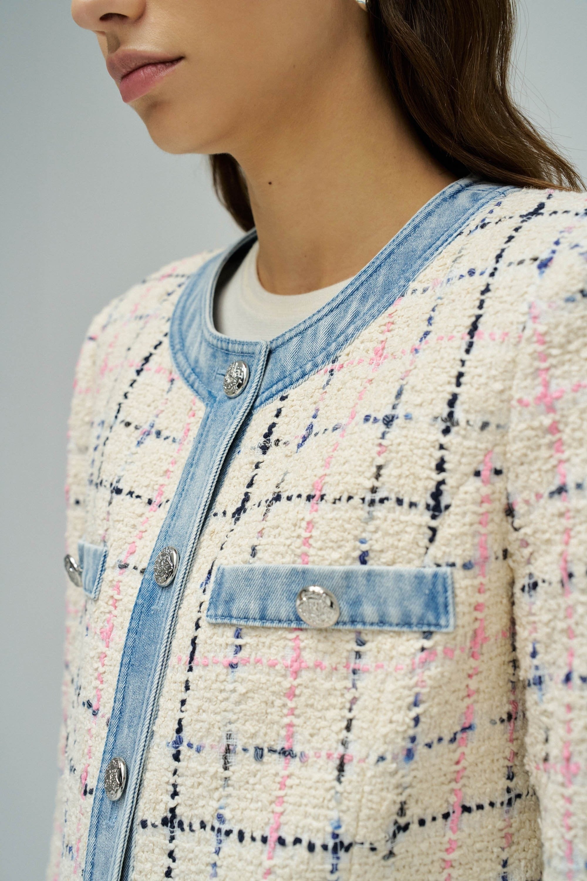 Giacca in tweed stile Chanel in beige chiaro V2