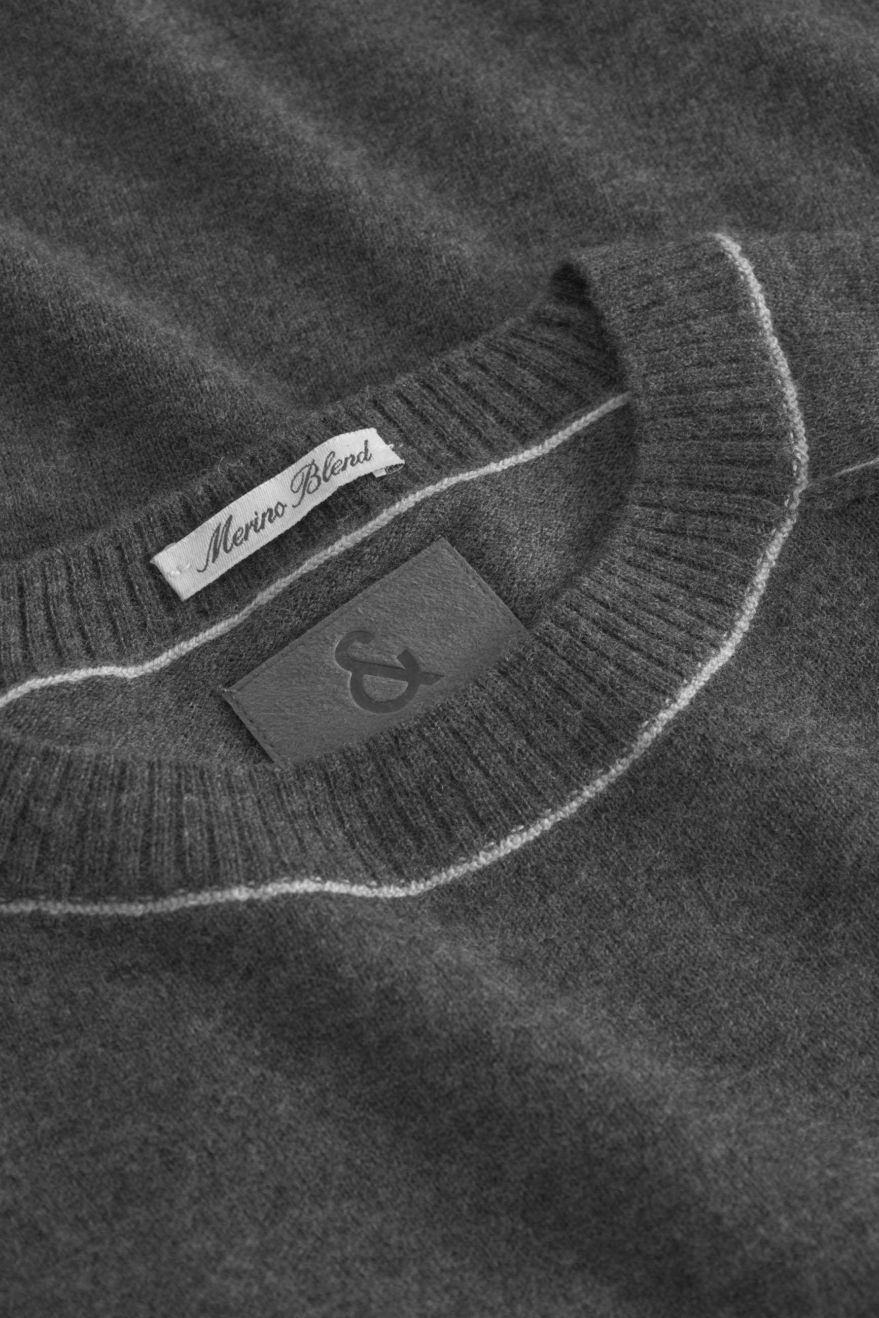 Maglia a girocollo in misto merino antracite Maglioni Colours and Sons