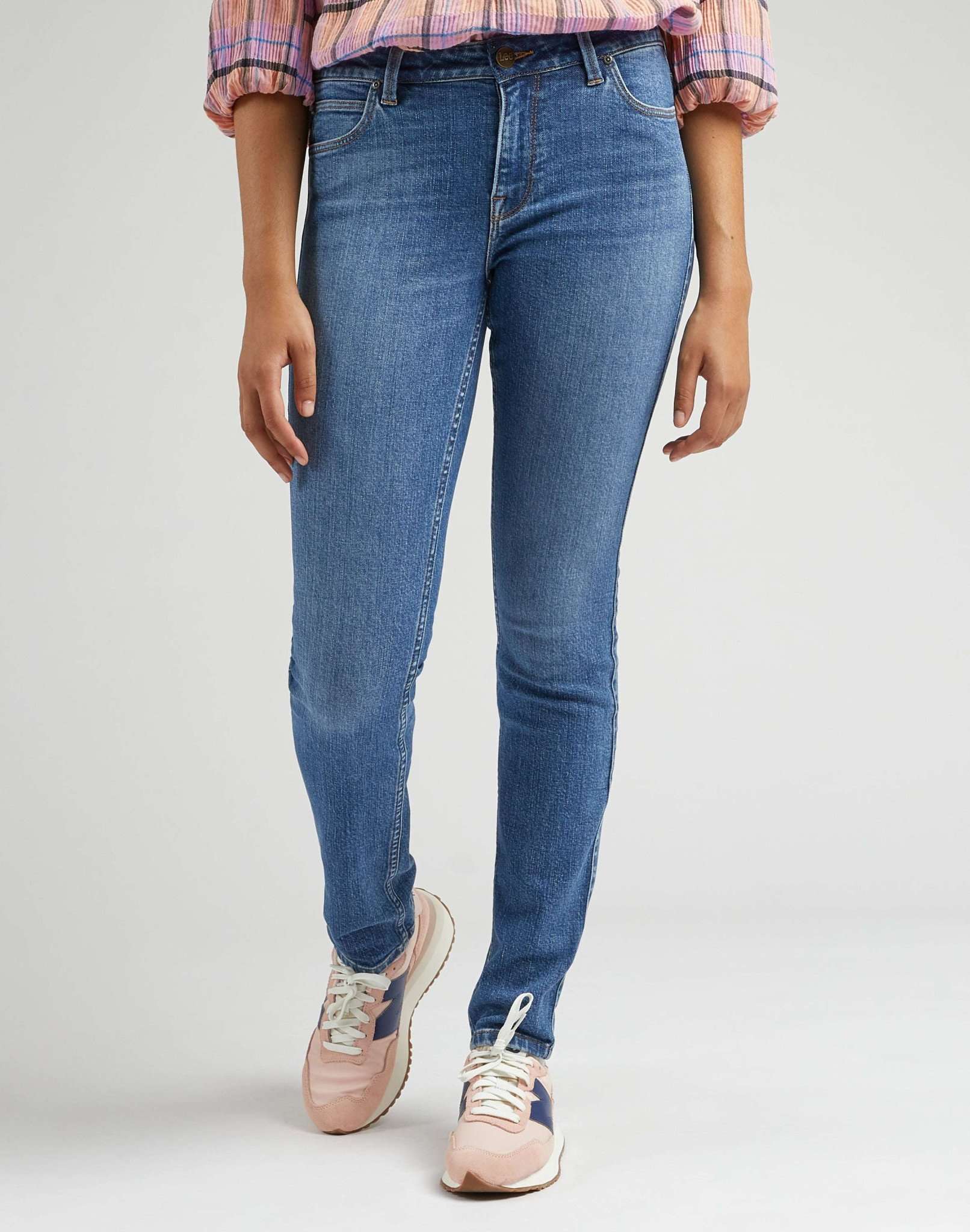 Elly in Jeans Feels Like Indigo Lee