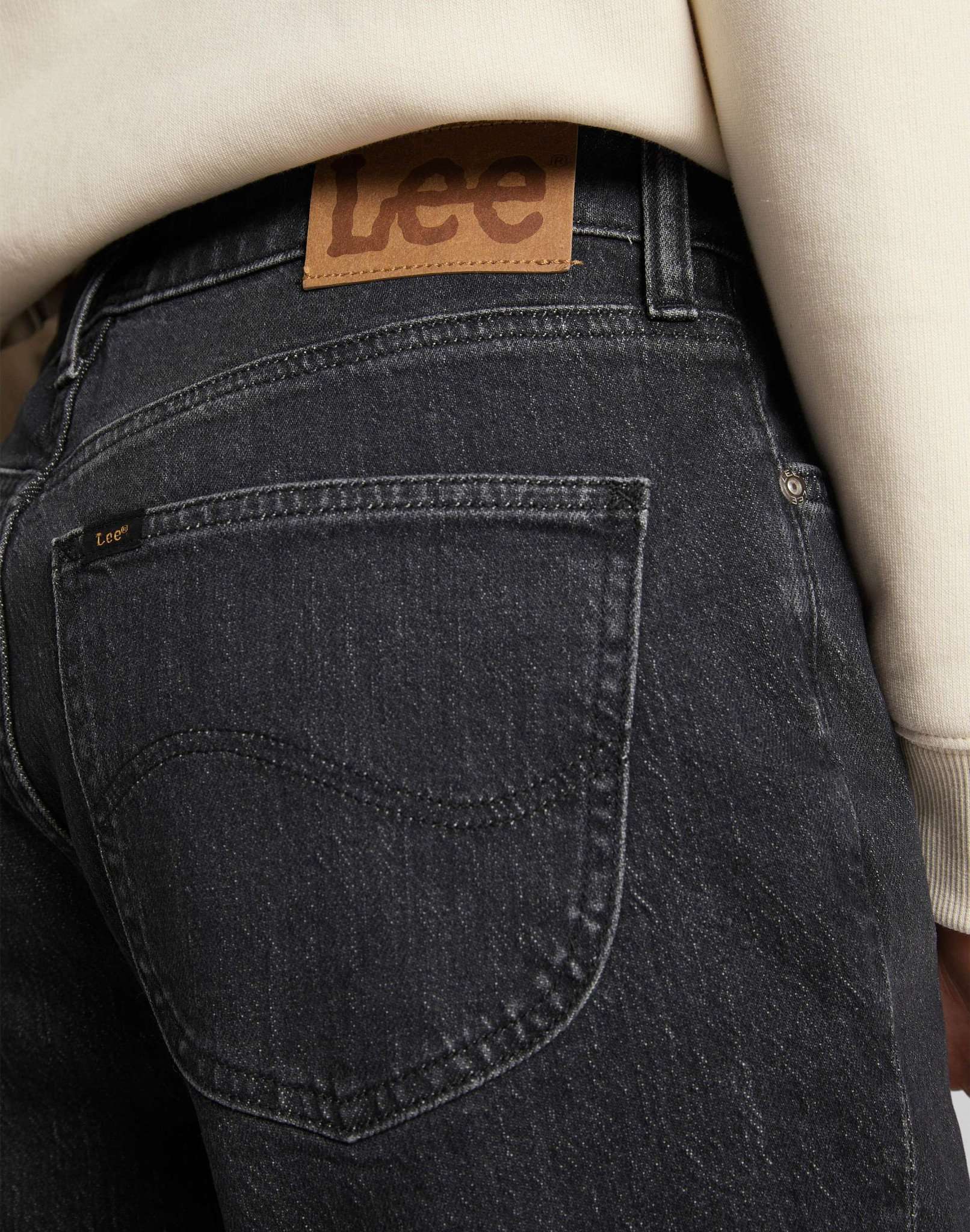 Carol in gonna jeans Lee