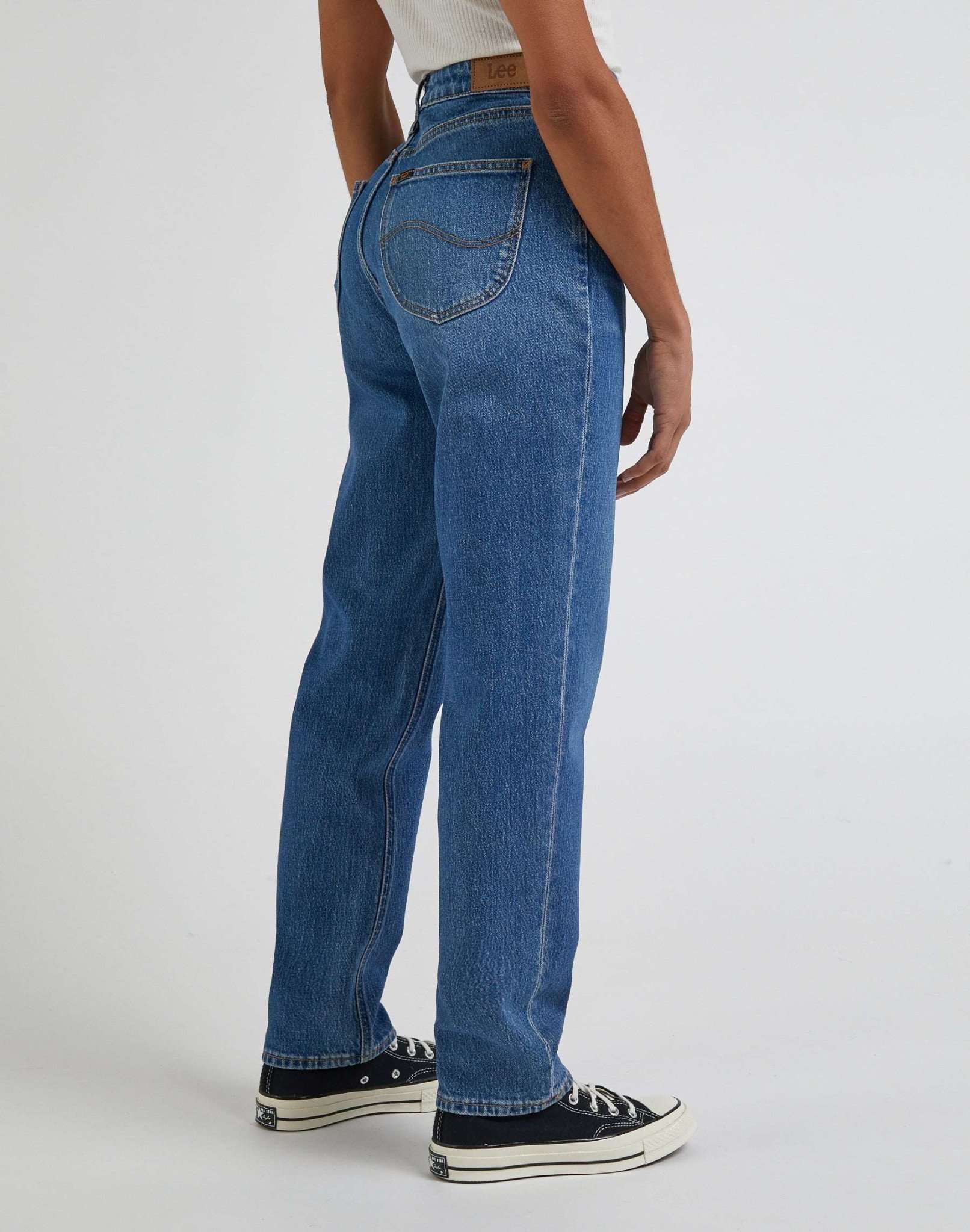 Carol in jeans Iris consumati Lee