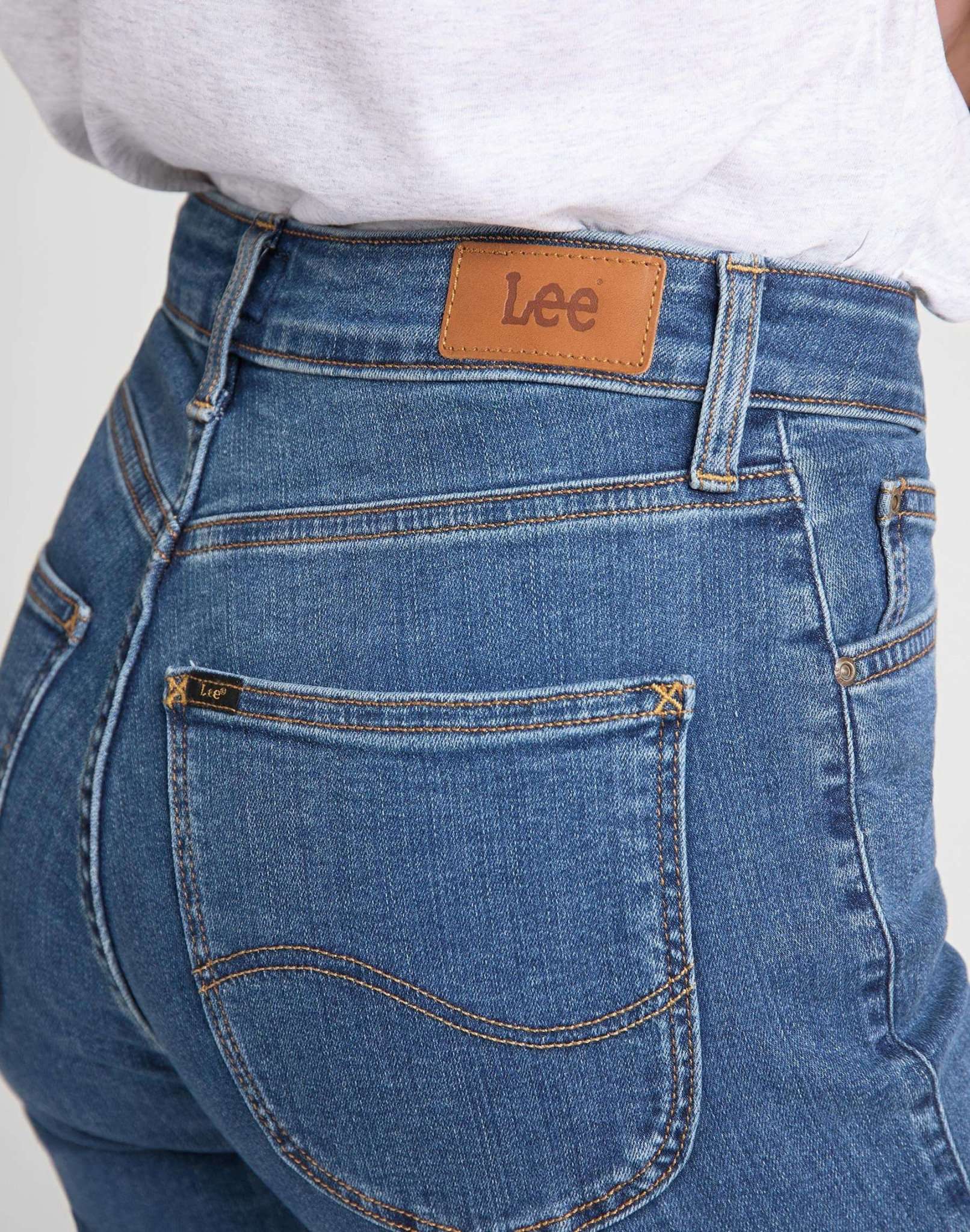 Ivy in jeans Clean Play Lee