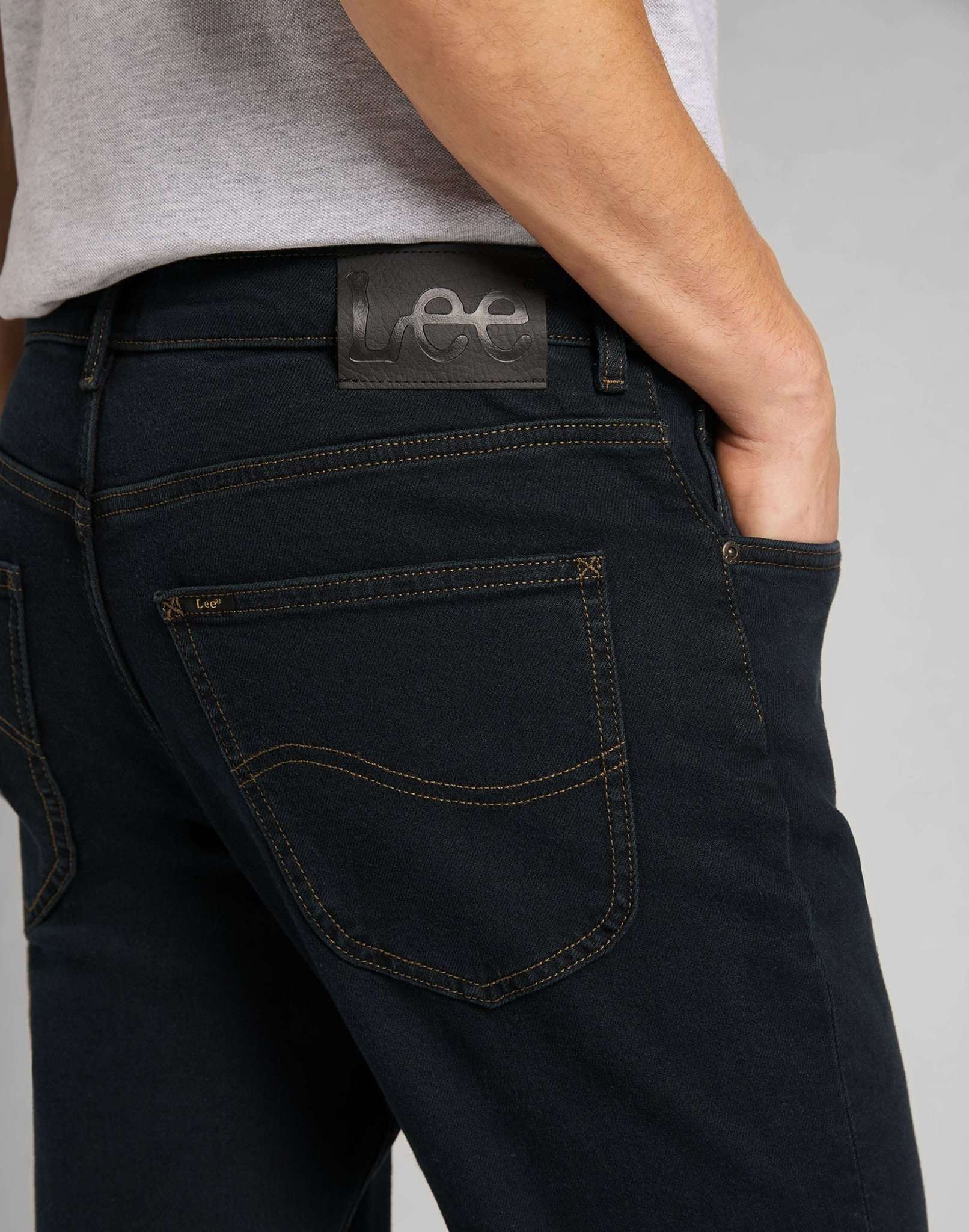 Brooklyn Straight in Blue Black Jeans Lee