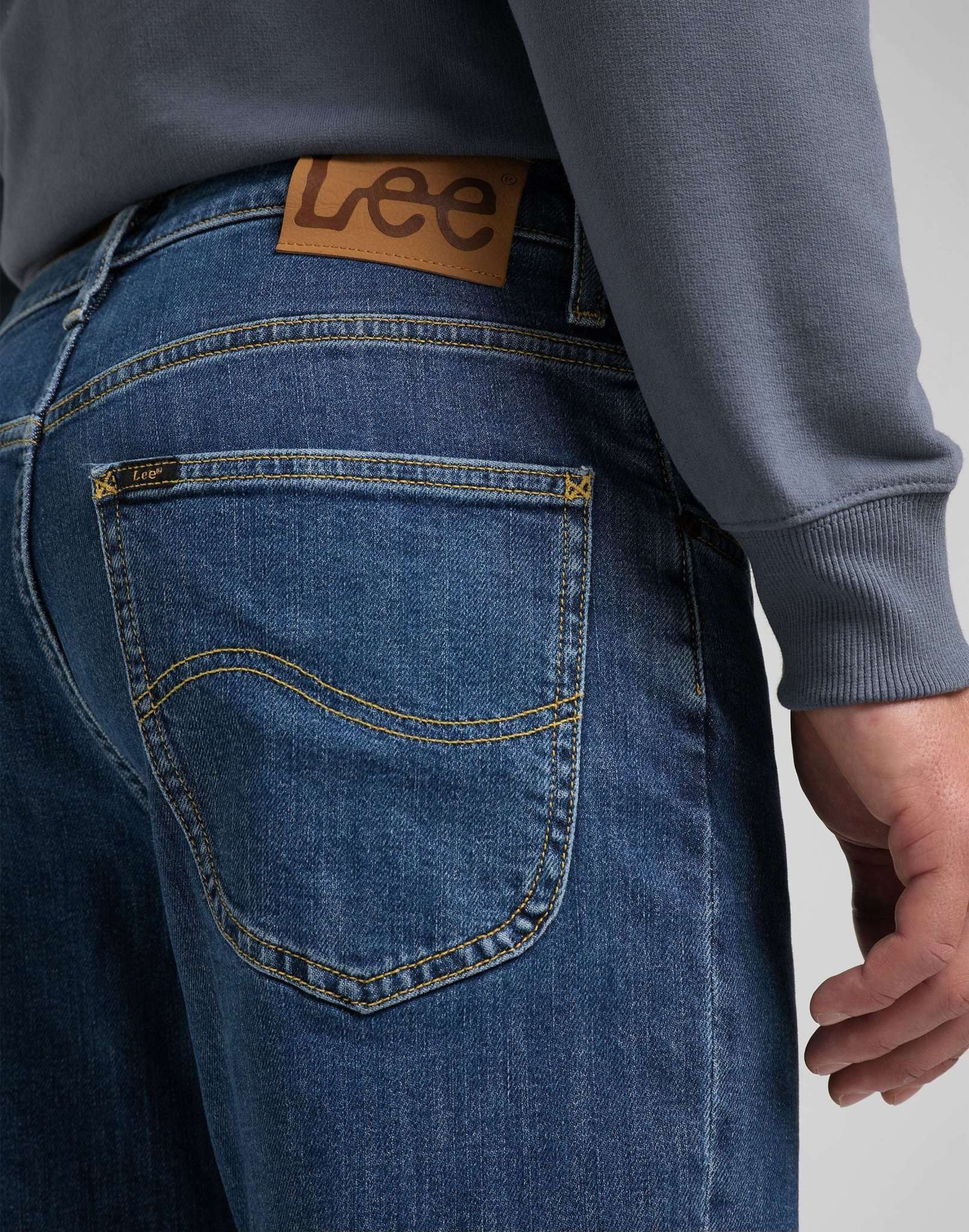 Jeans Brooklyn Straight in Mid Stonewash Lee