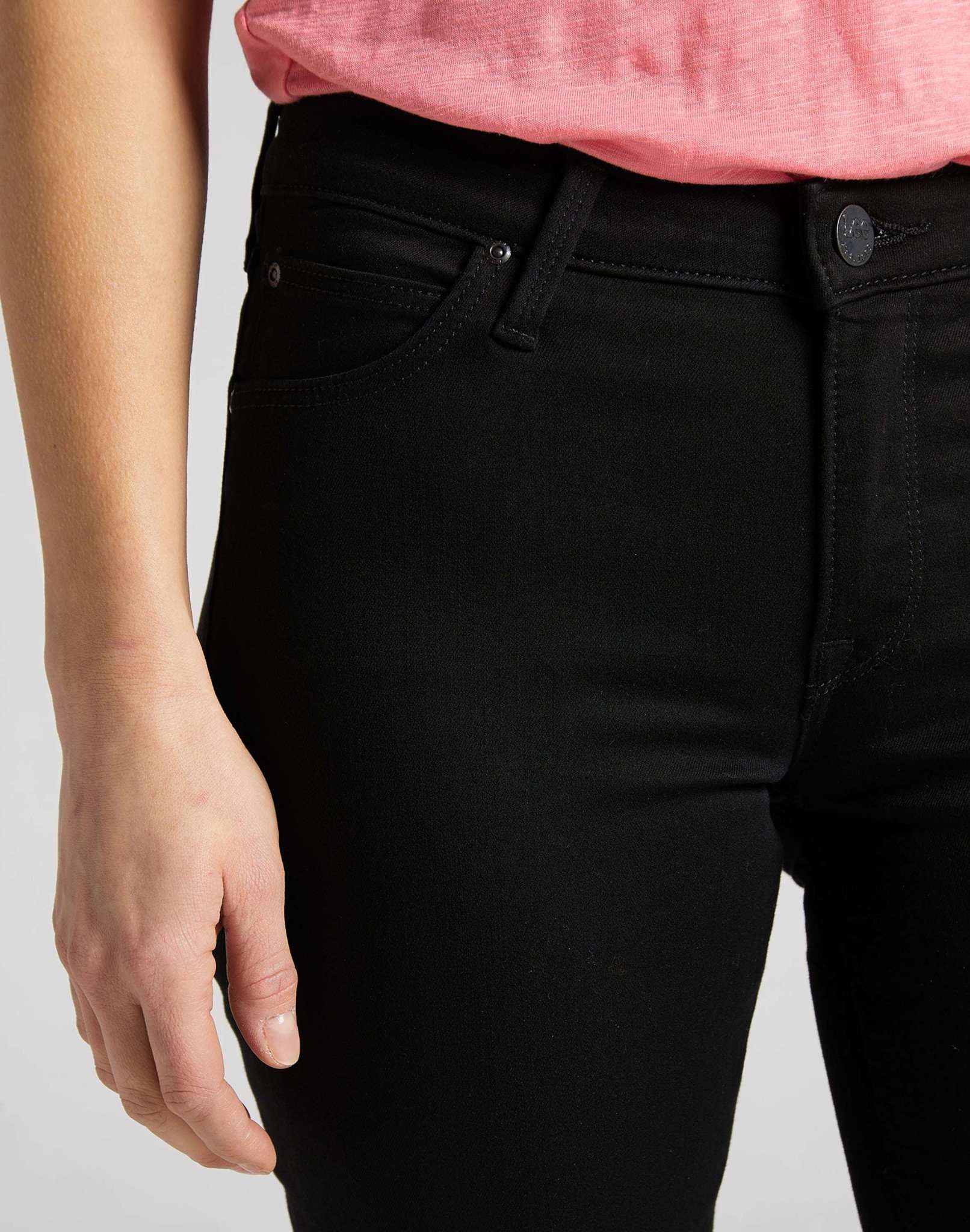 Scarlett in jeans con risciacquo nero Lee