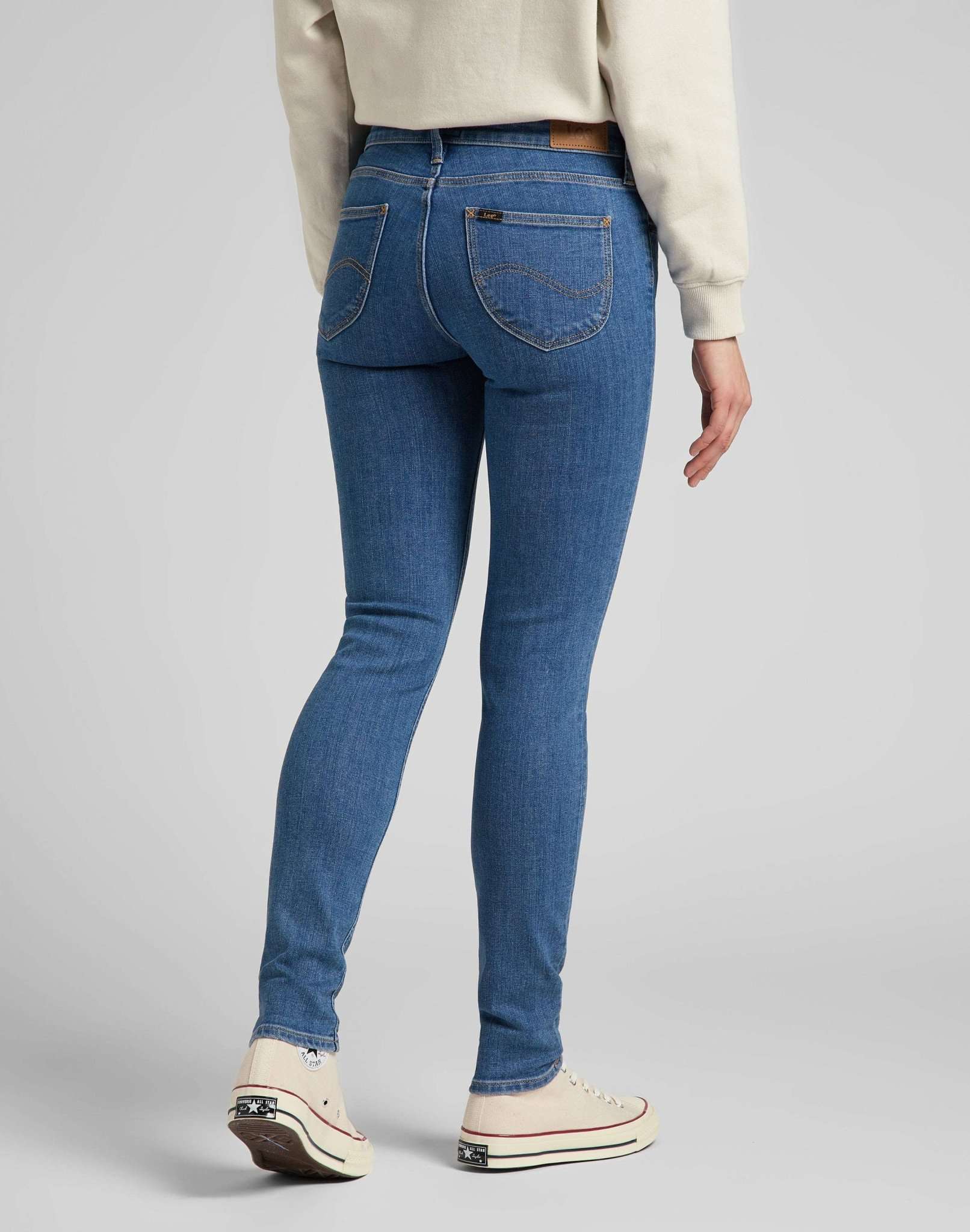 Scarlett in jeans Mid Lexi Lee