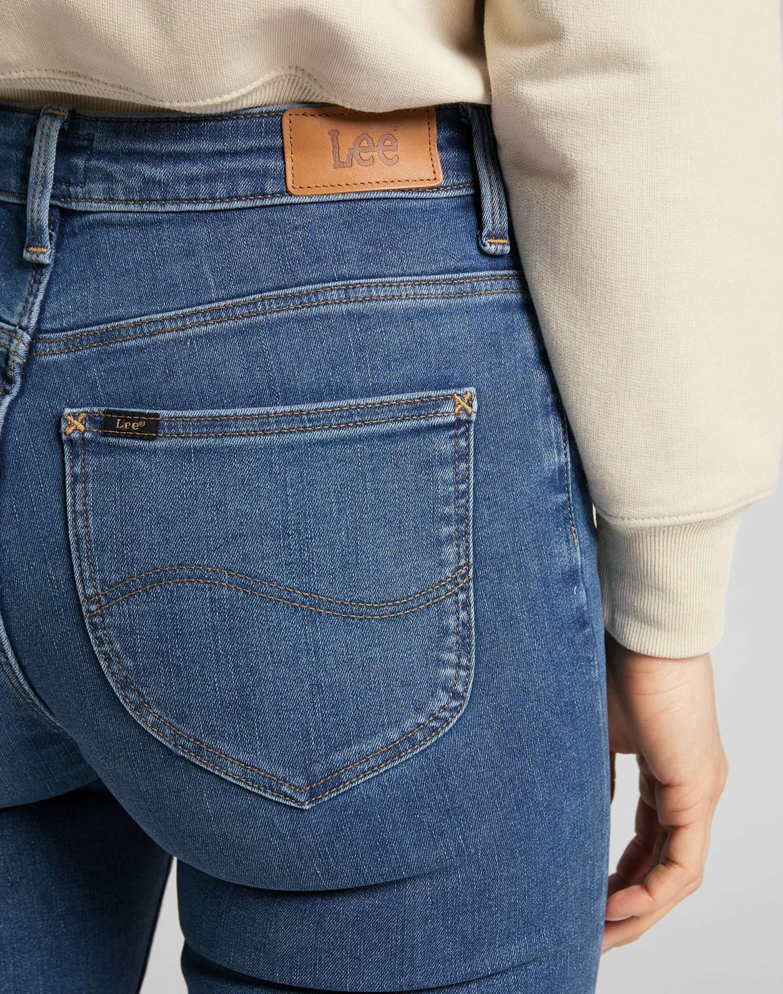 Scarlett High in Mid Copan Jeans Lee