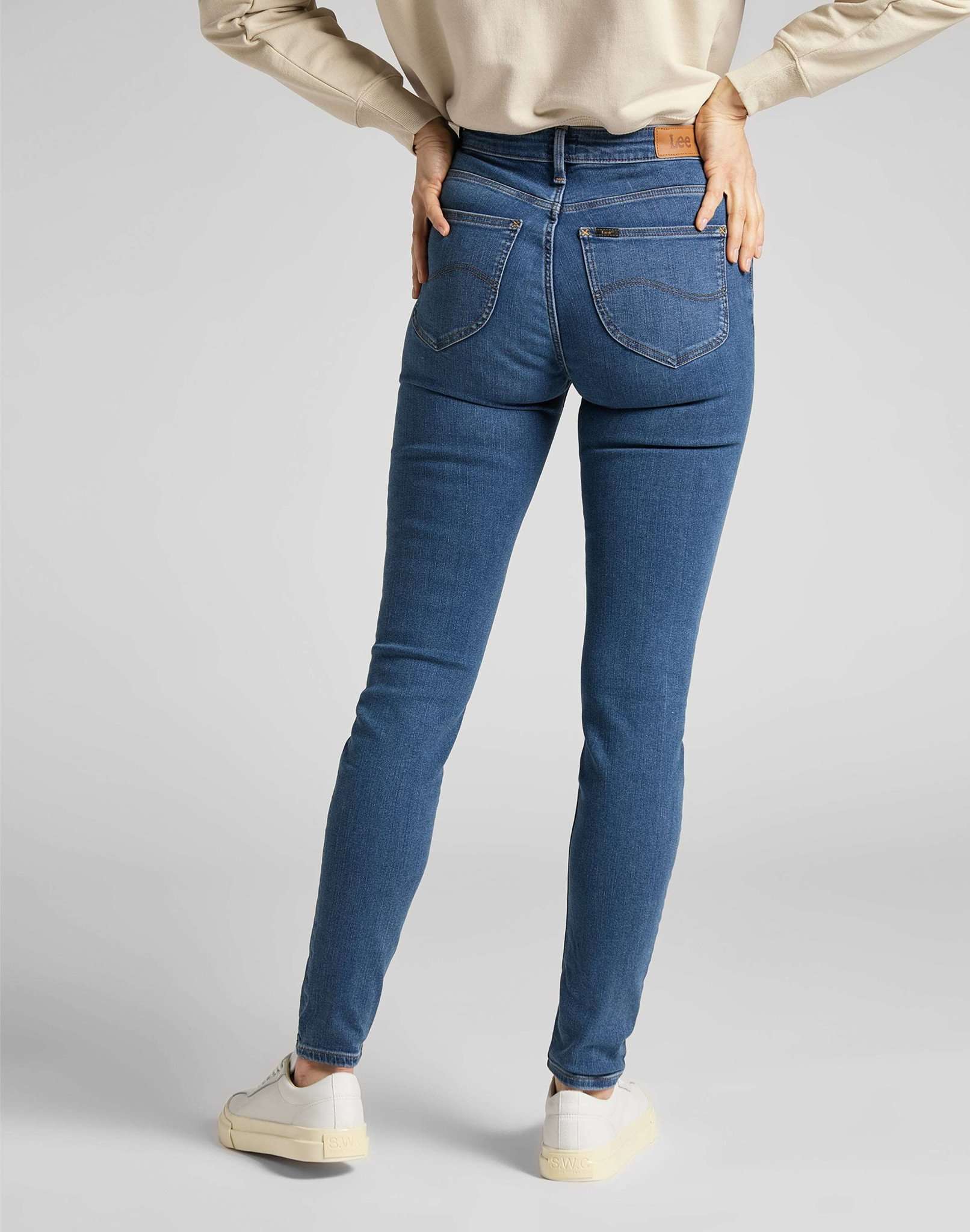 Scarlett High in Mid Copan Jeans Lee