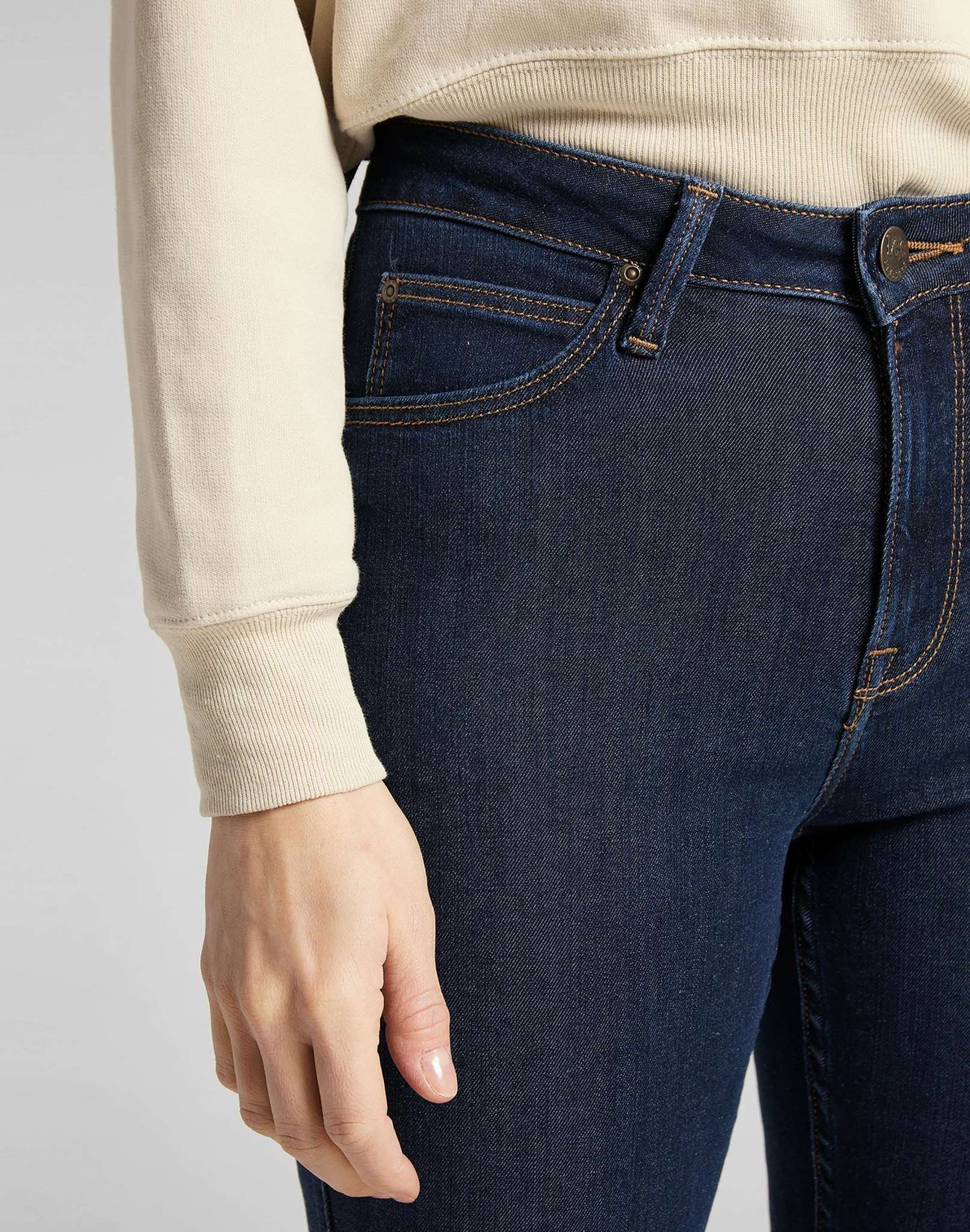 Scarlett High in jeans tonali stonewash Lee