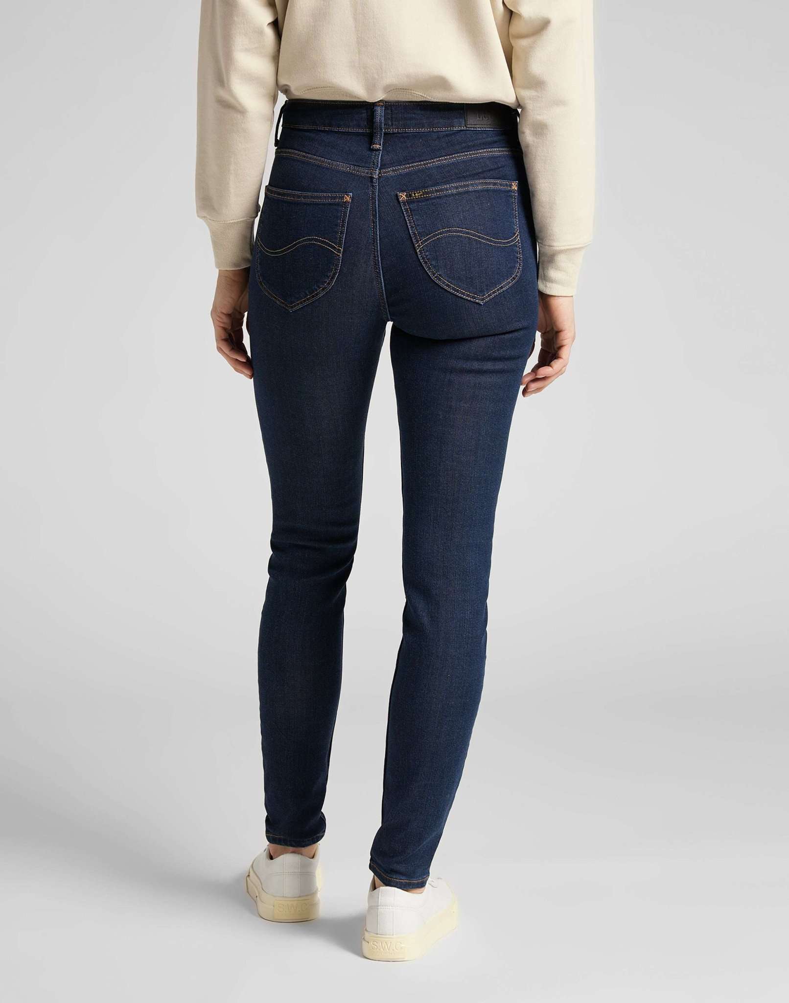 Scarlett High in jeans tonali stonewash Lee