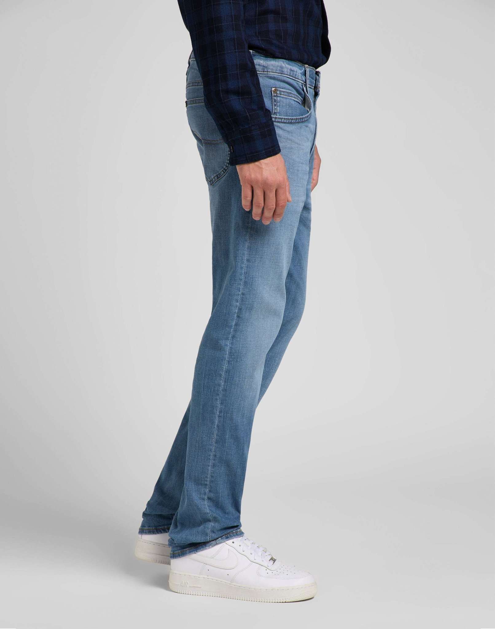 Cavaliere in jeans Cody indossati Lee
