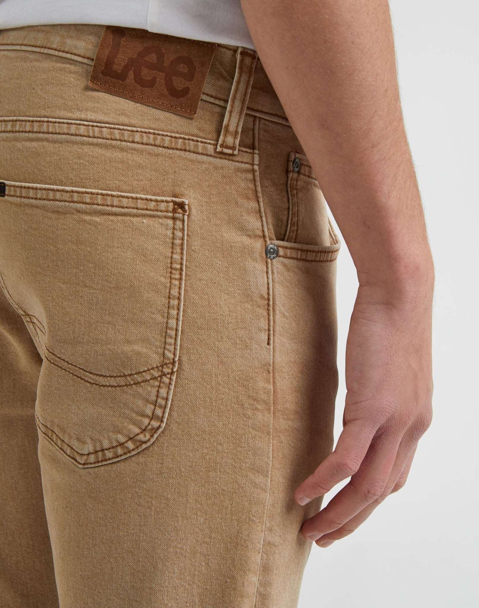 Pantaloni Luke Low Stretch in castagno chiaro Lee