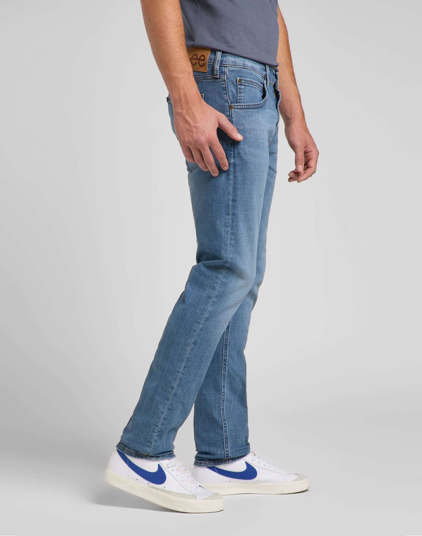 Jeans Luke Medium Stretch in versione indossata Cody Lee