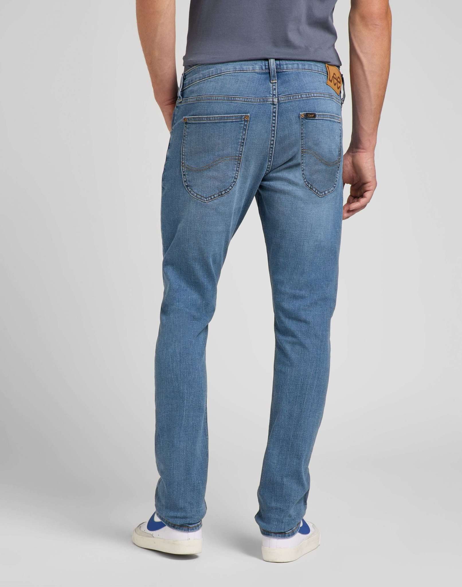 Jeans Luke Medium Stretch in versione indossata Cody Lee